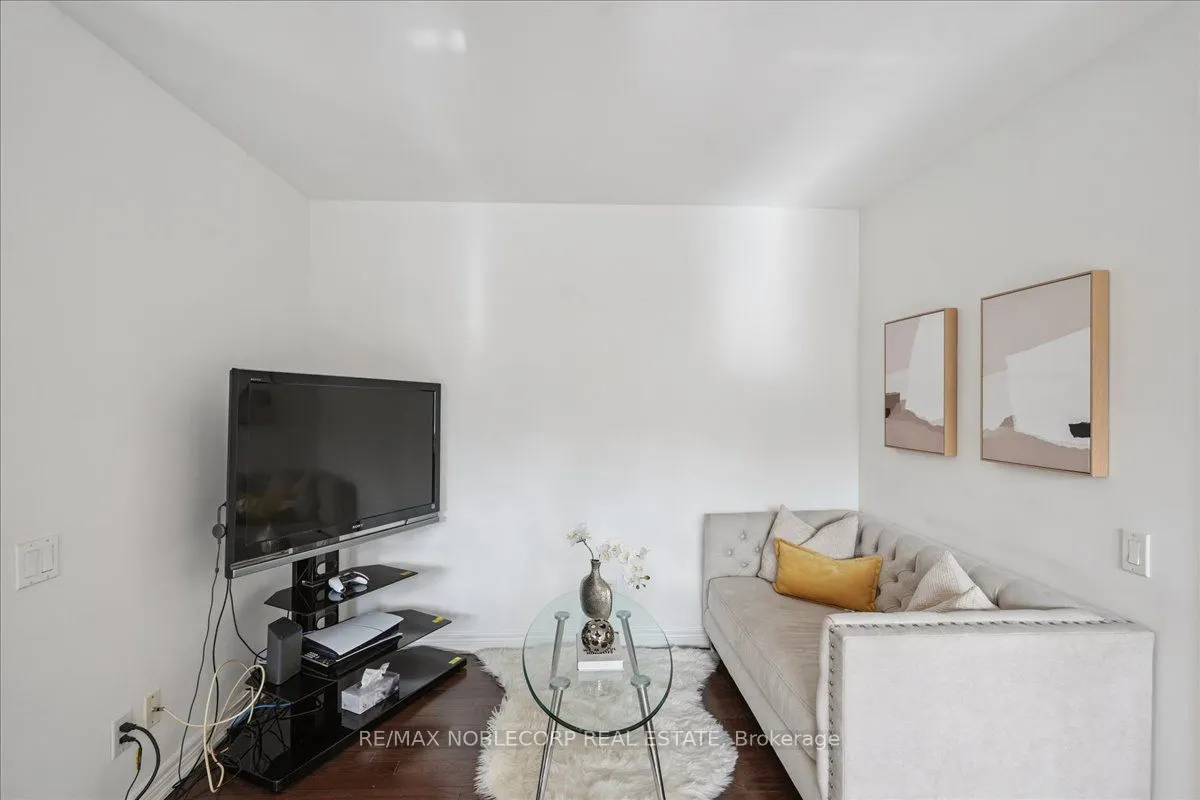 60 St.Clair Avenue W, #1001