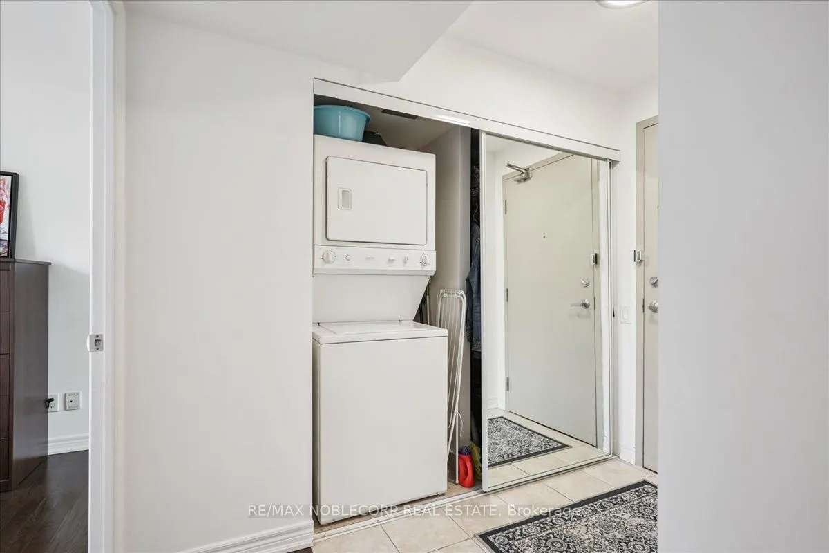 60 St.Clair Avenue W, #1001
