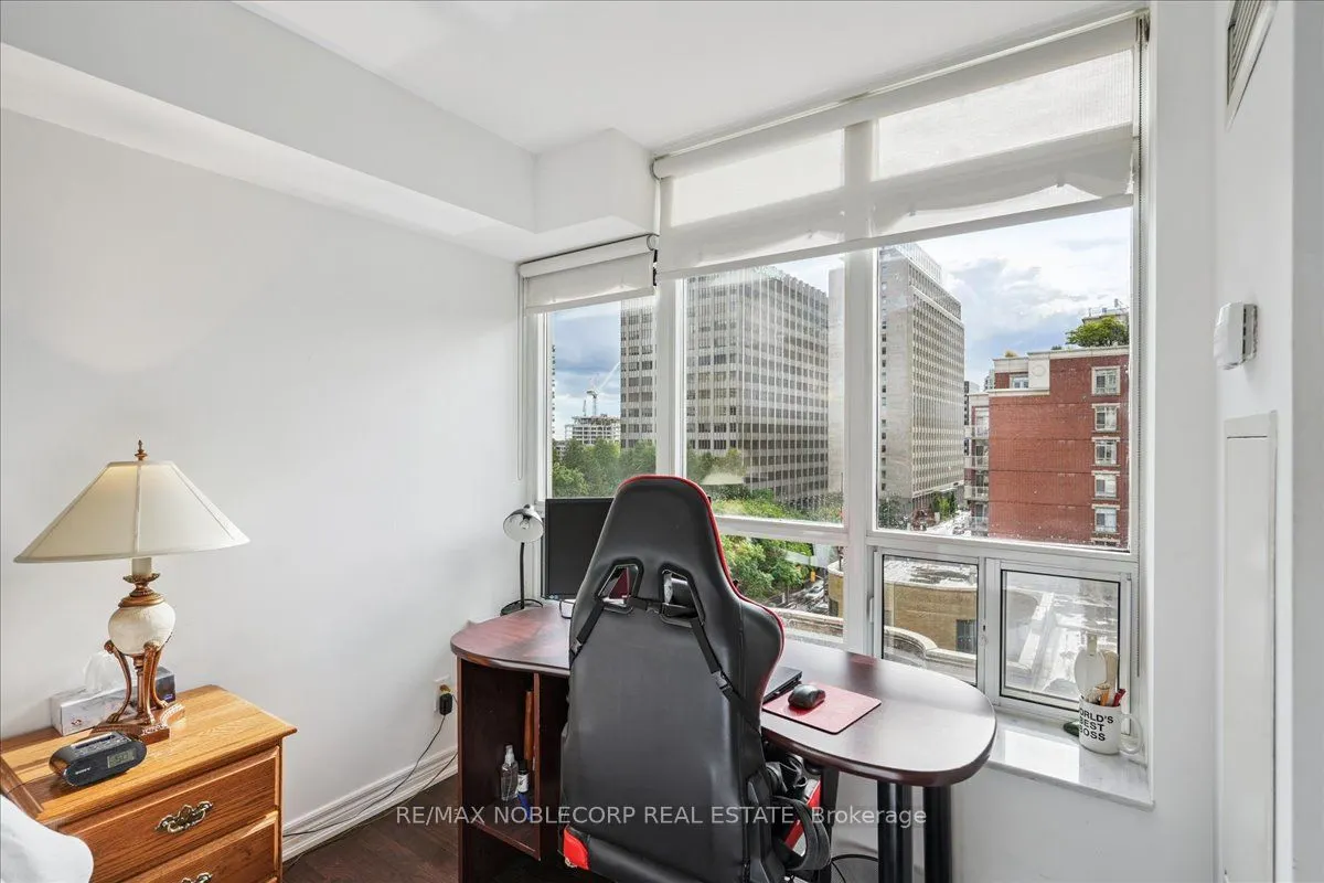 60 St.Clair Avenue W, #1001