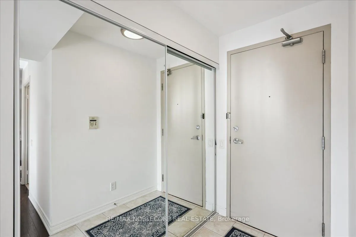 60 St.Clair Avenue W, #1001