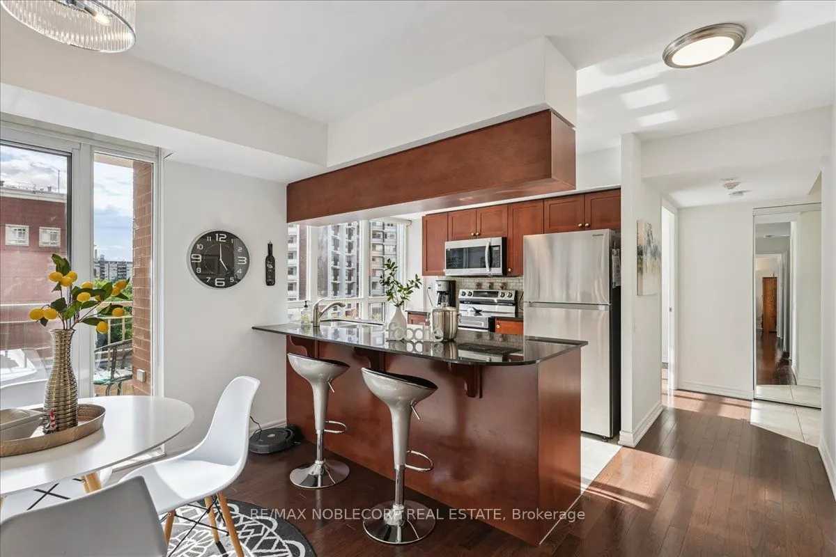 60 St.Clair Avenue W, #1001