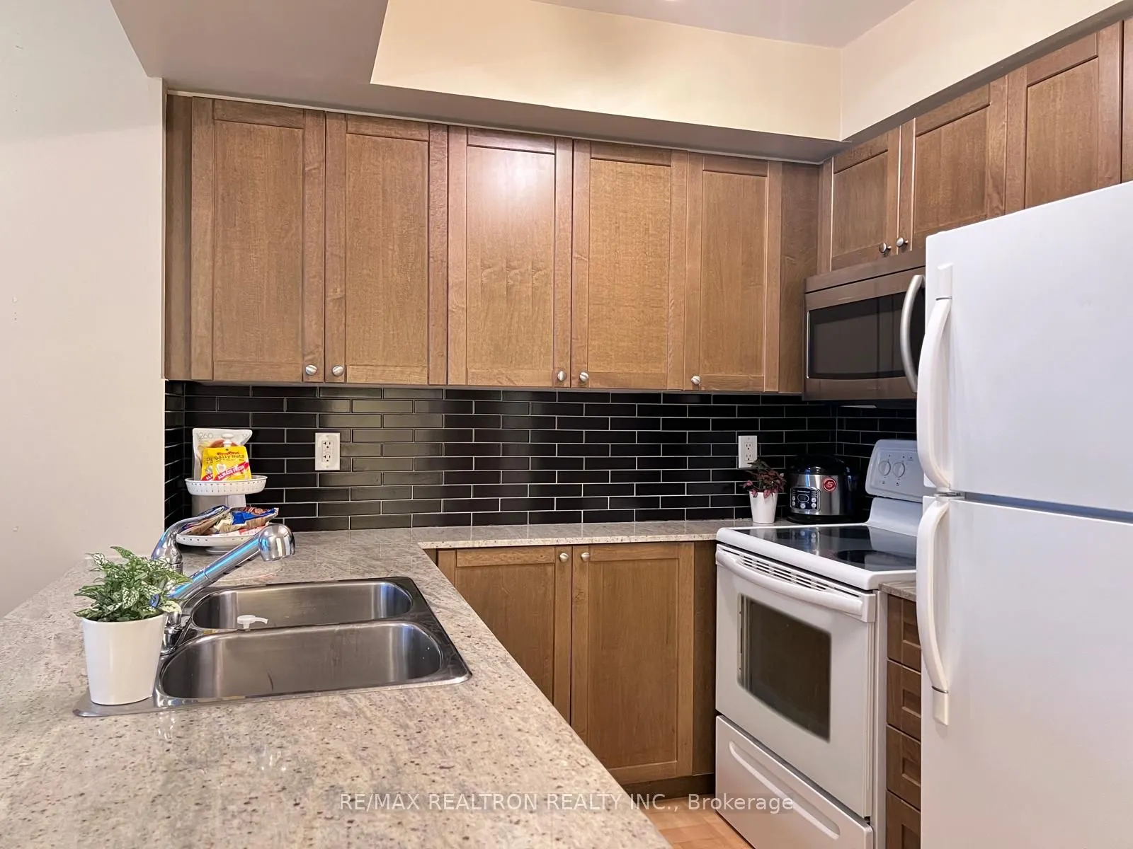 763 Bay Street, #2808