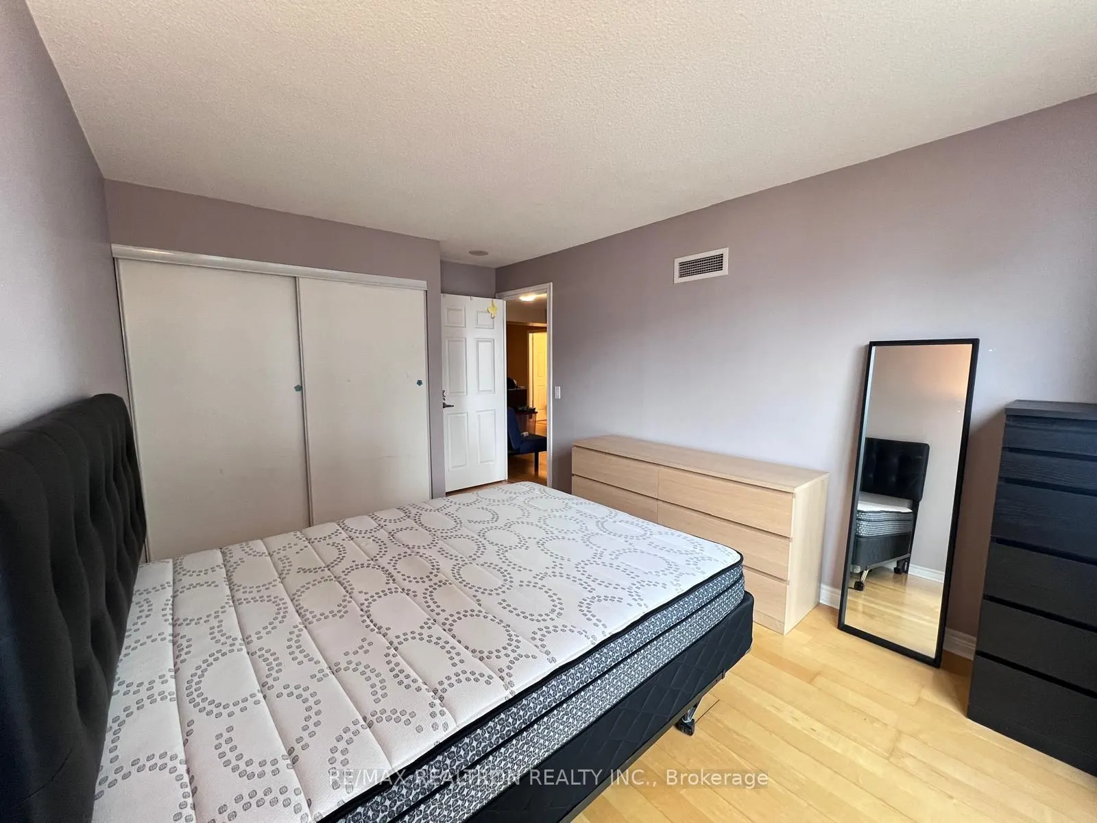 763 Bay Street, #2808
