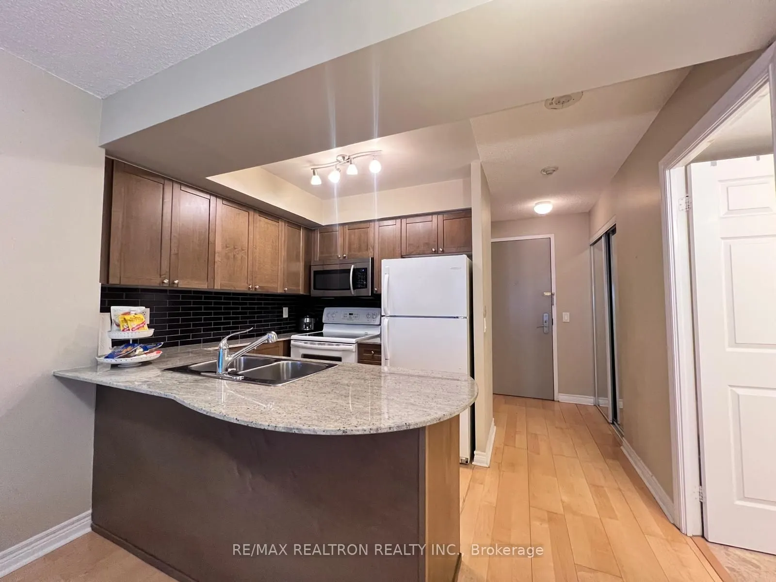 763 Bay Street, #2808