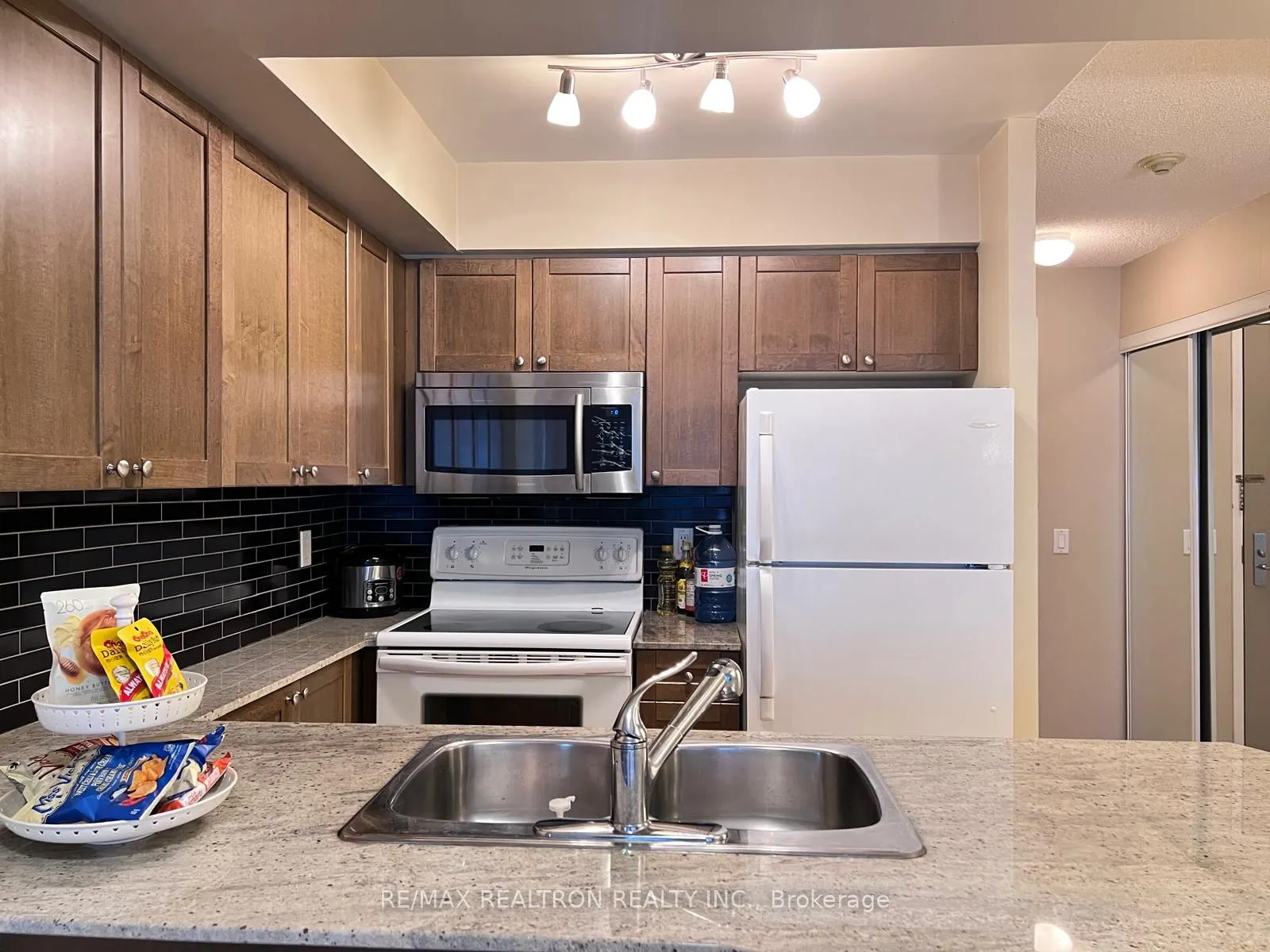 763 Bay Street, #2808