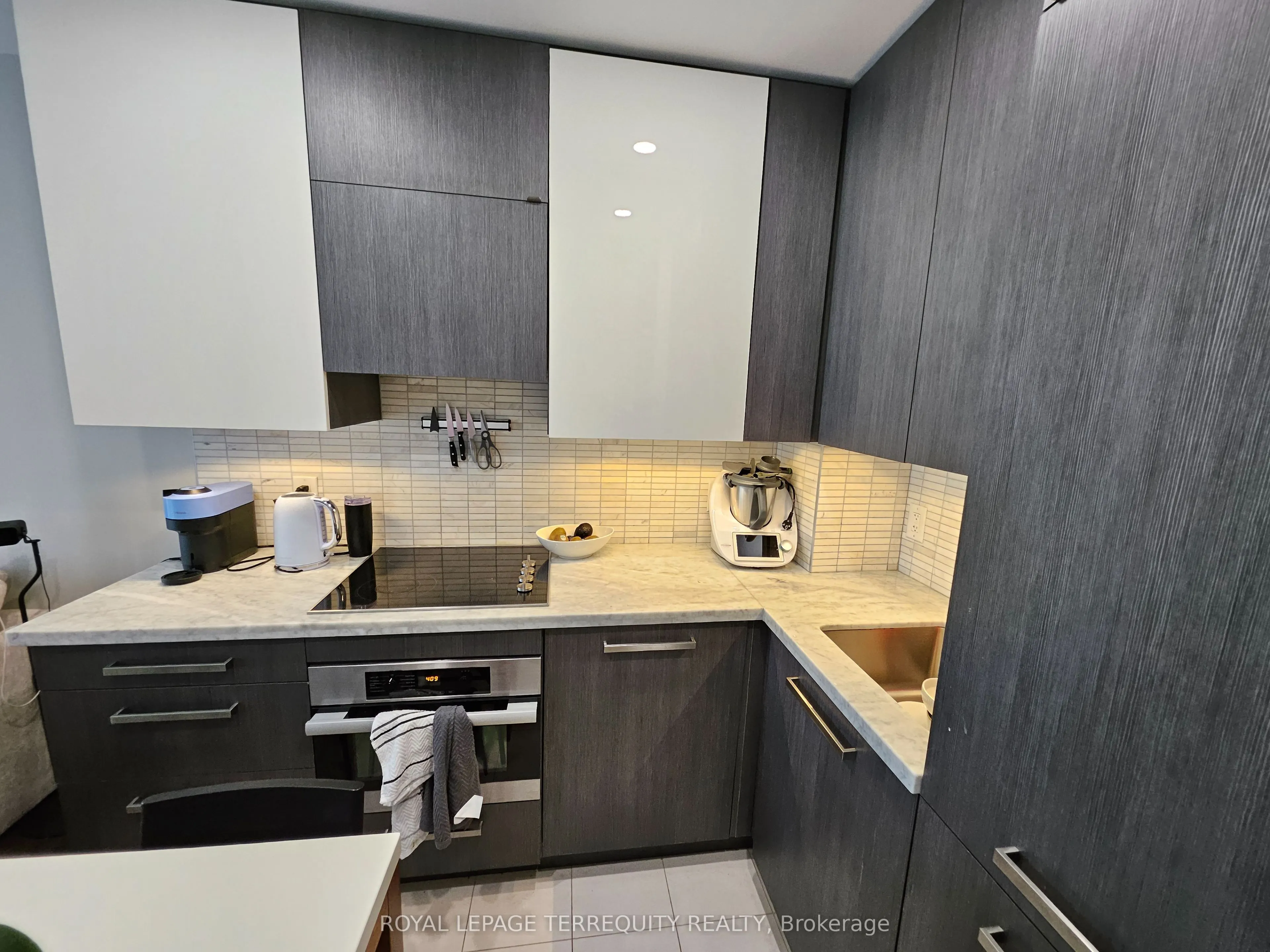 8 The Esplanade, #1704