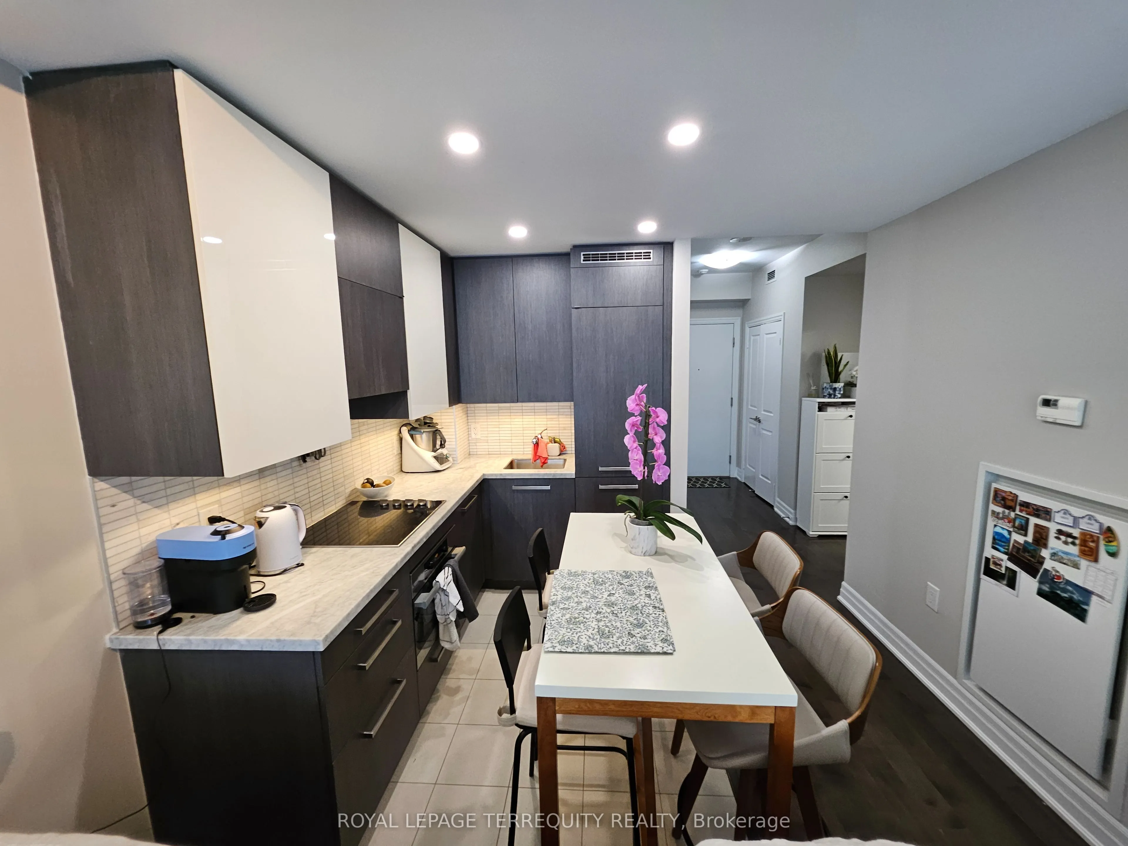 8 The Esplanade, #1704