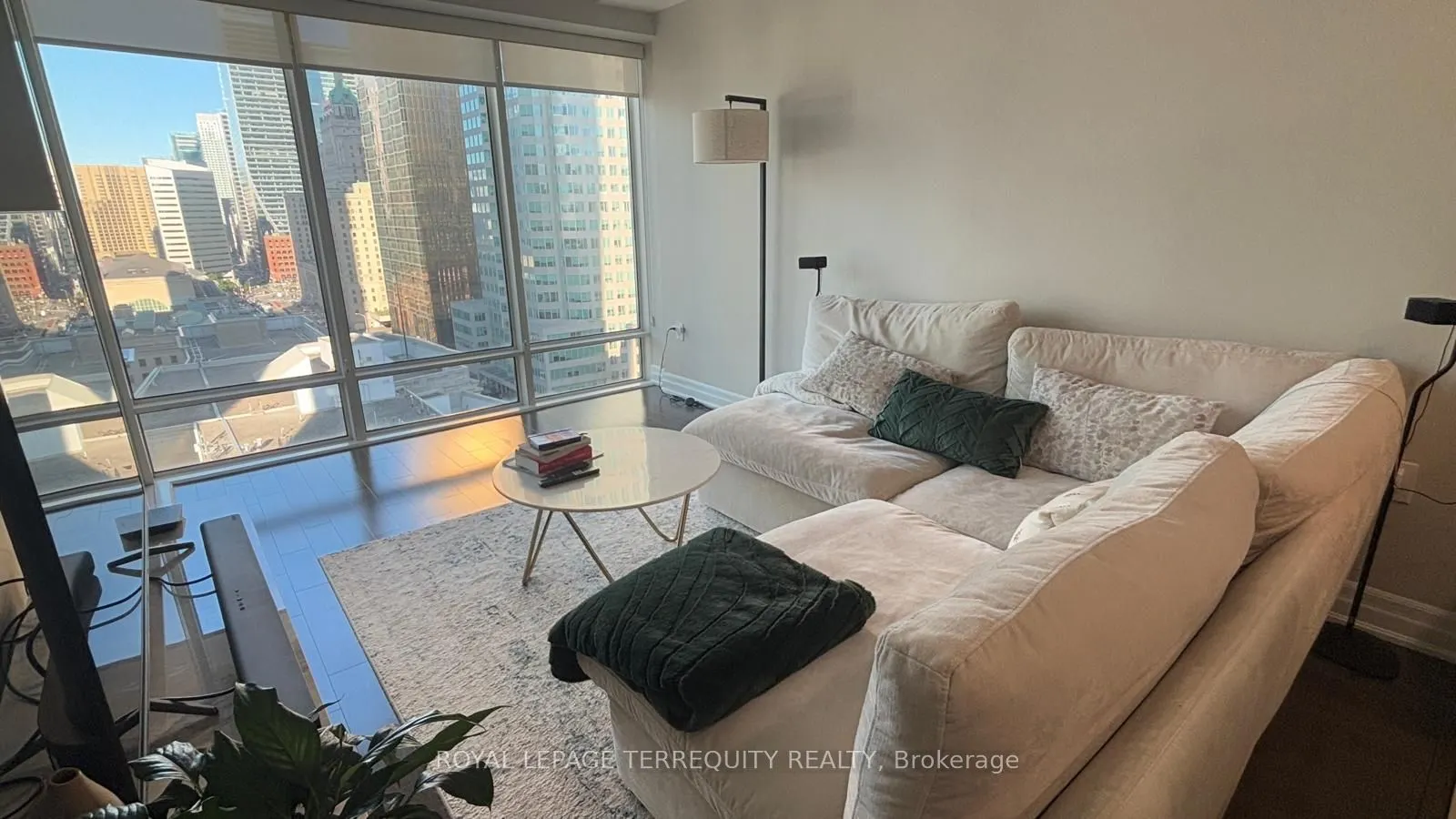 8 The Esplanade, #1704