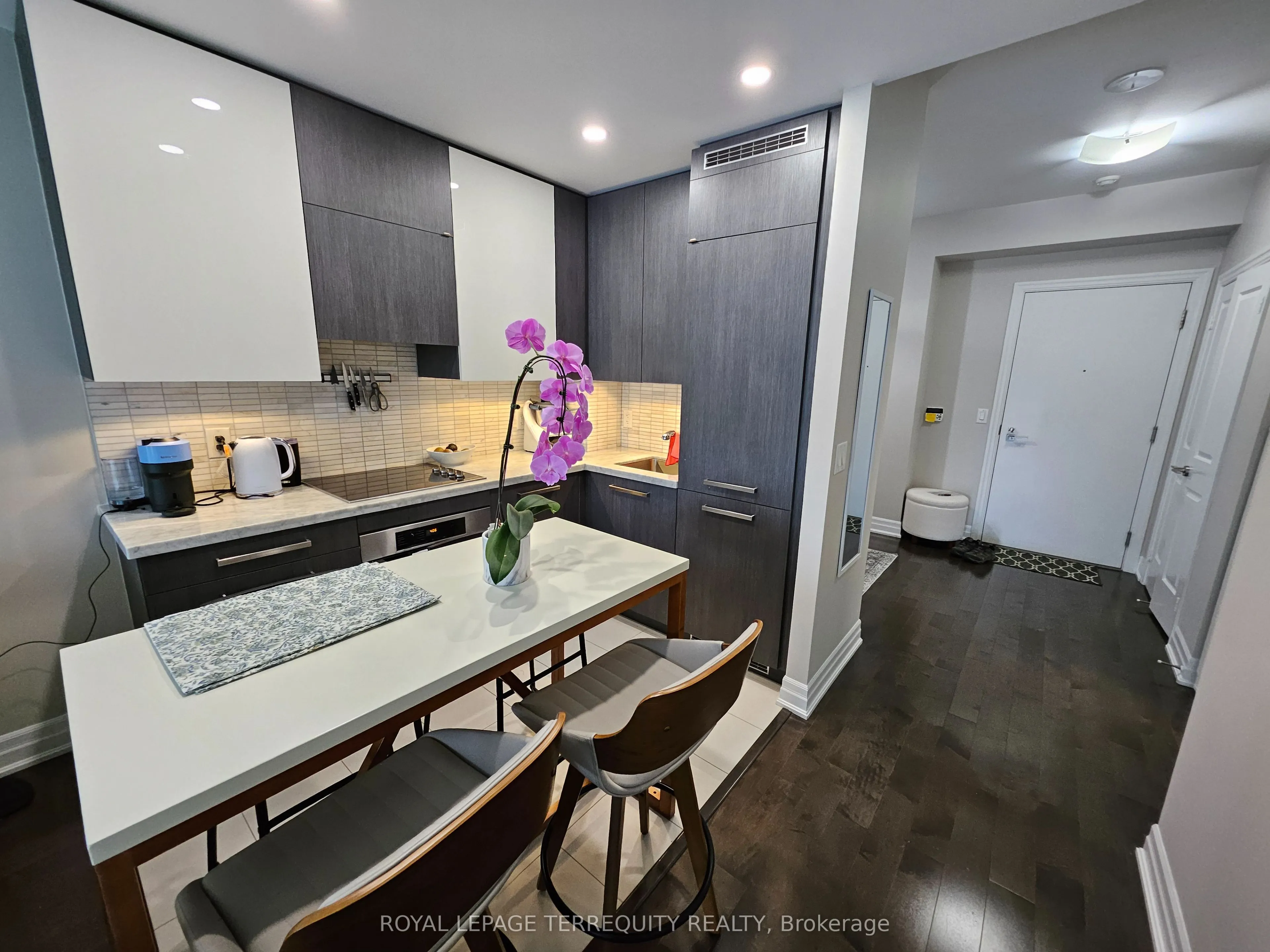 8 The Esplanade, #1704
