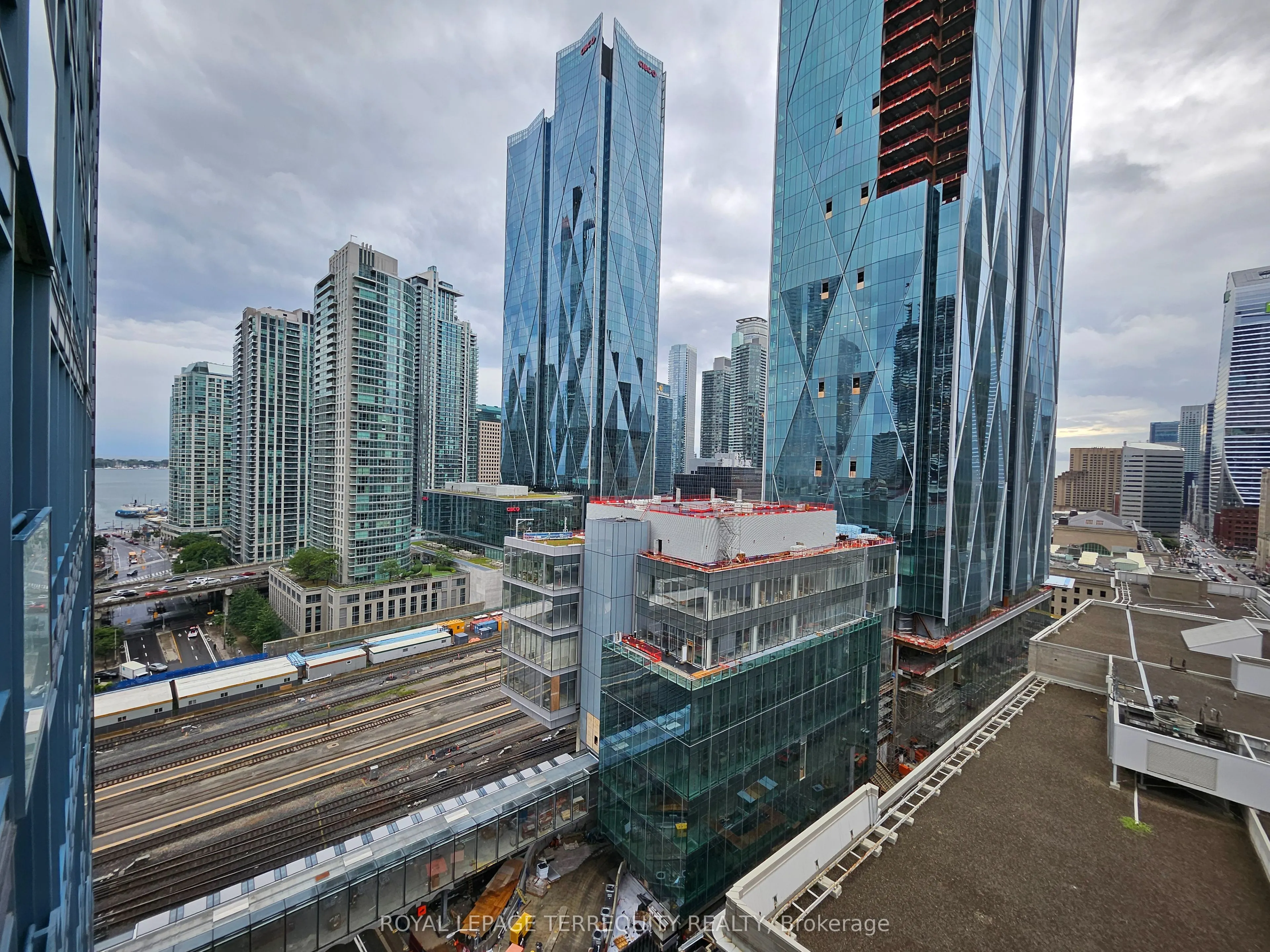 8 The Esplanade, #1704