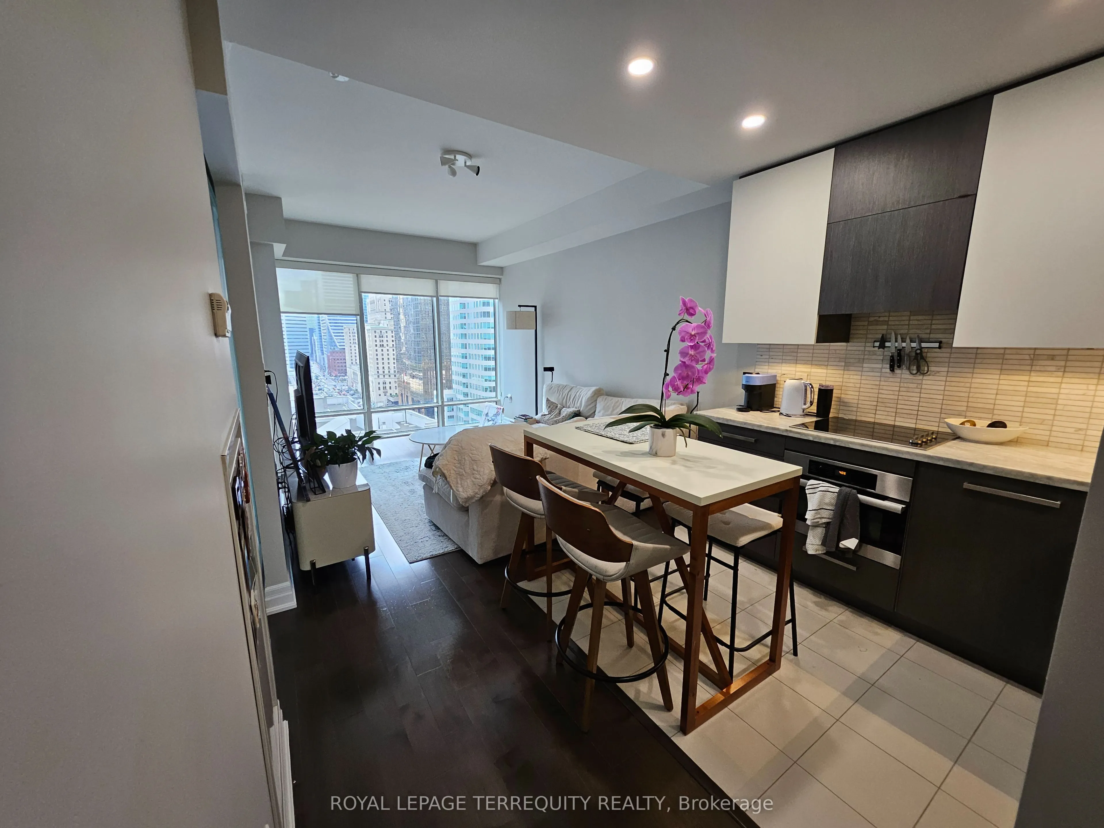 8 The Esplanade, #1704