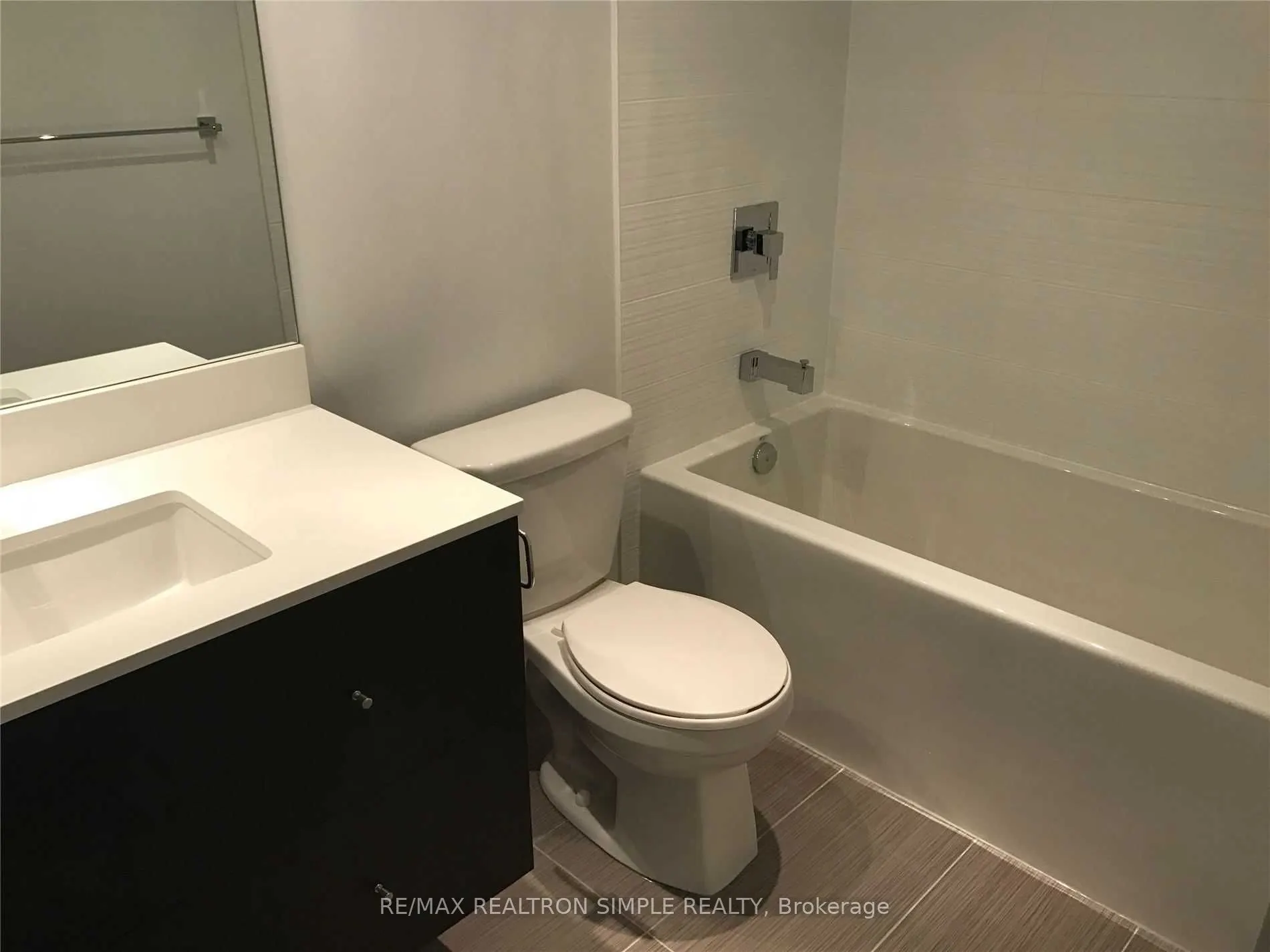 525 Adelaide Street W, #608