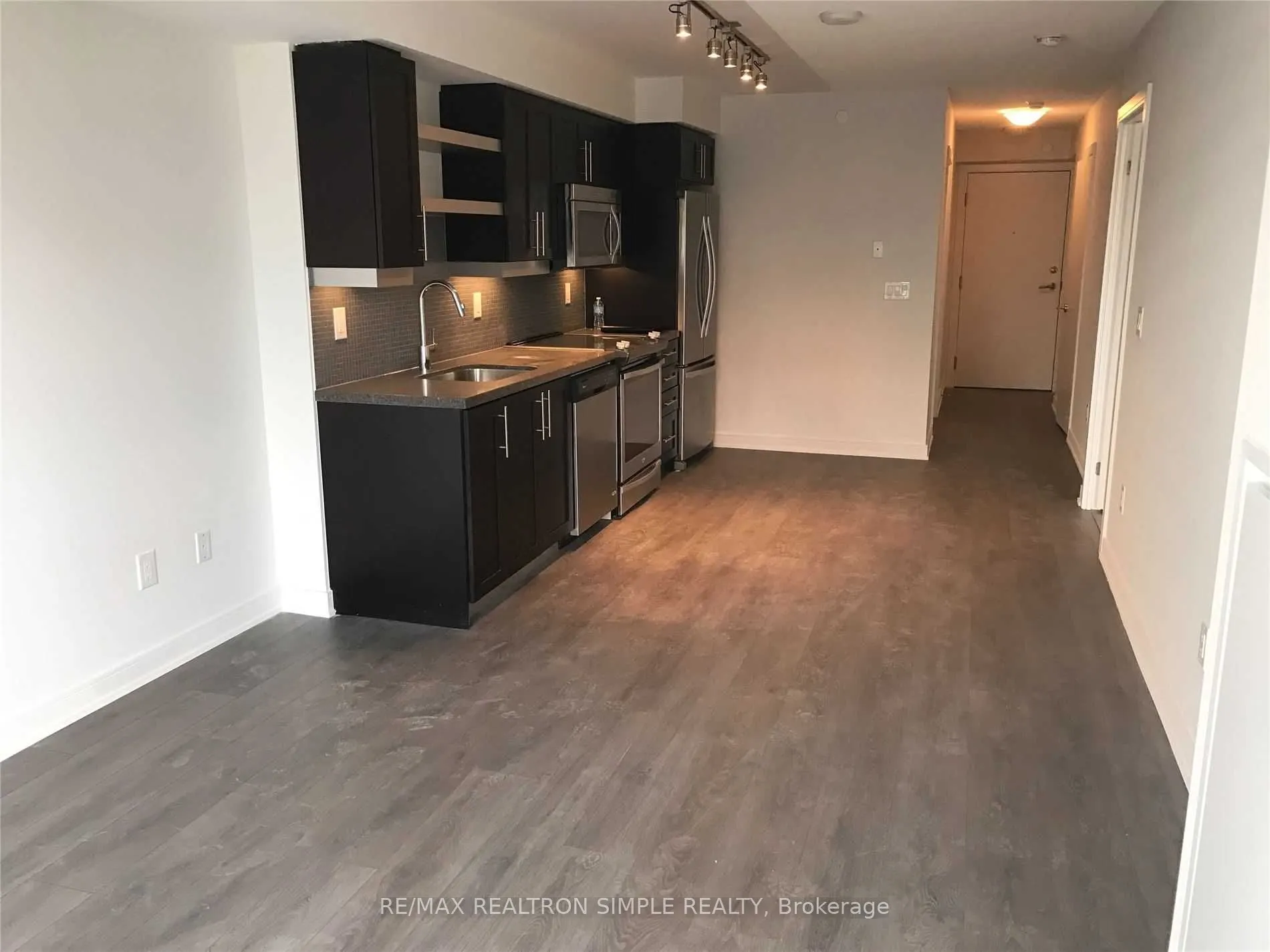 525 Adelaide Street W, #608