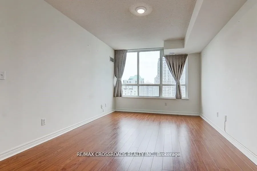 18 Parkview Avenue, #2106