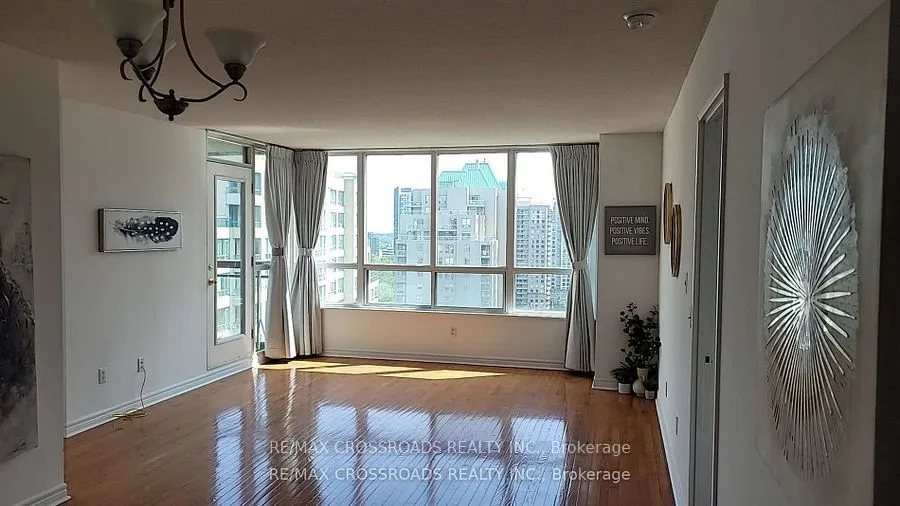 18 Parkview Avenue, #2106