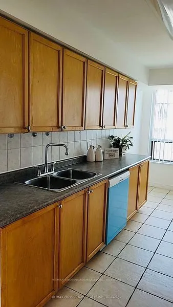 18 Parkview Avenue, #2106
