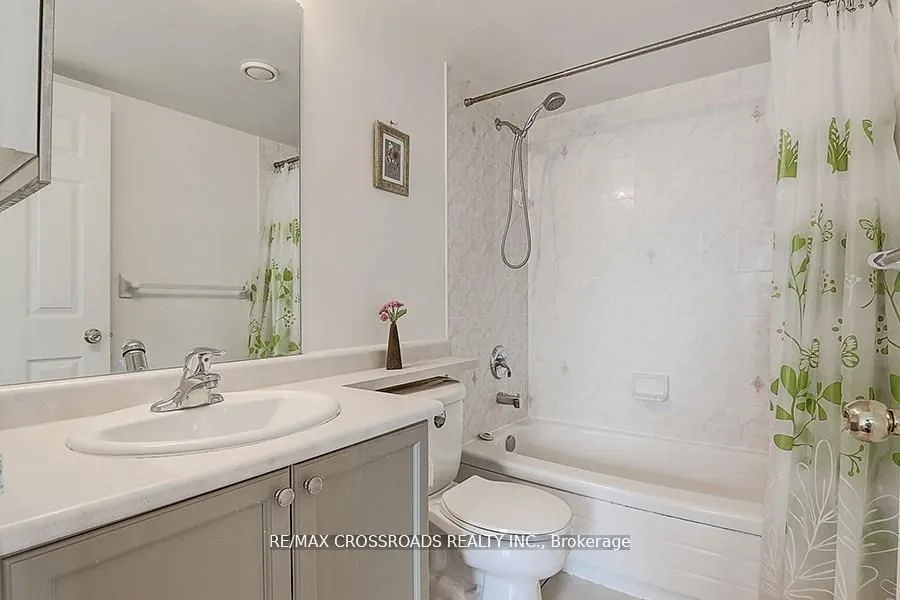 18 Parkview Avenue, #2106
