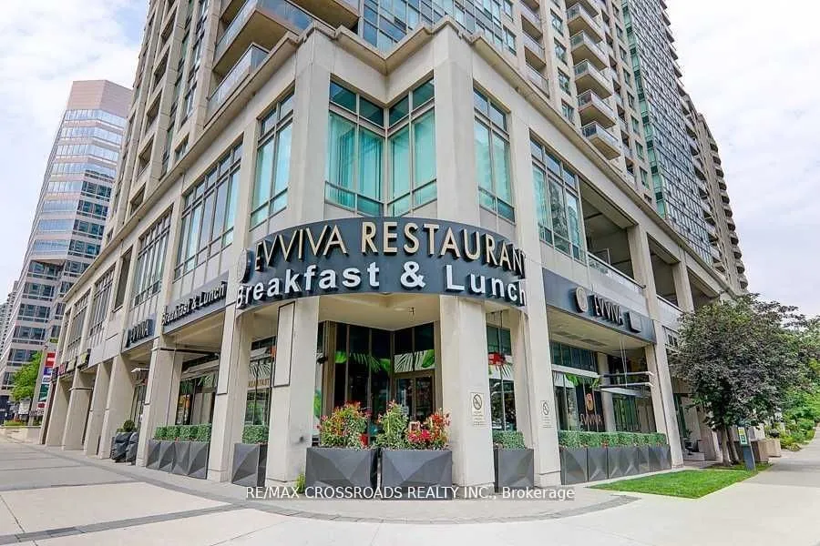 18 Parkview Avenue, #2106