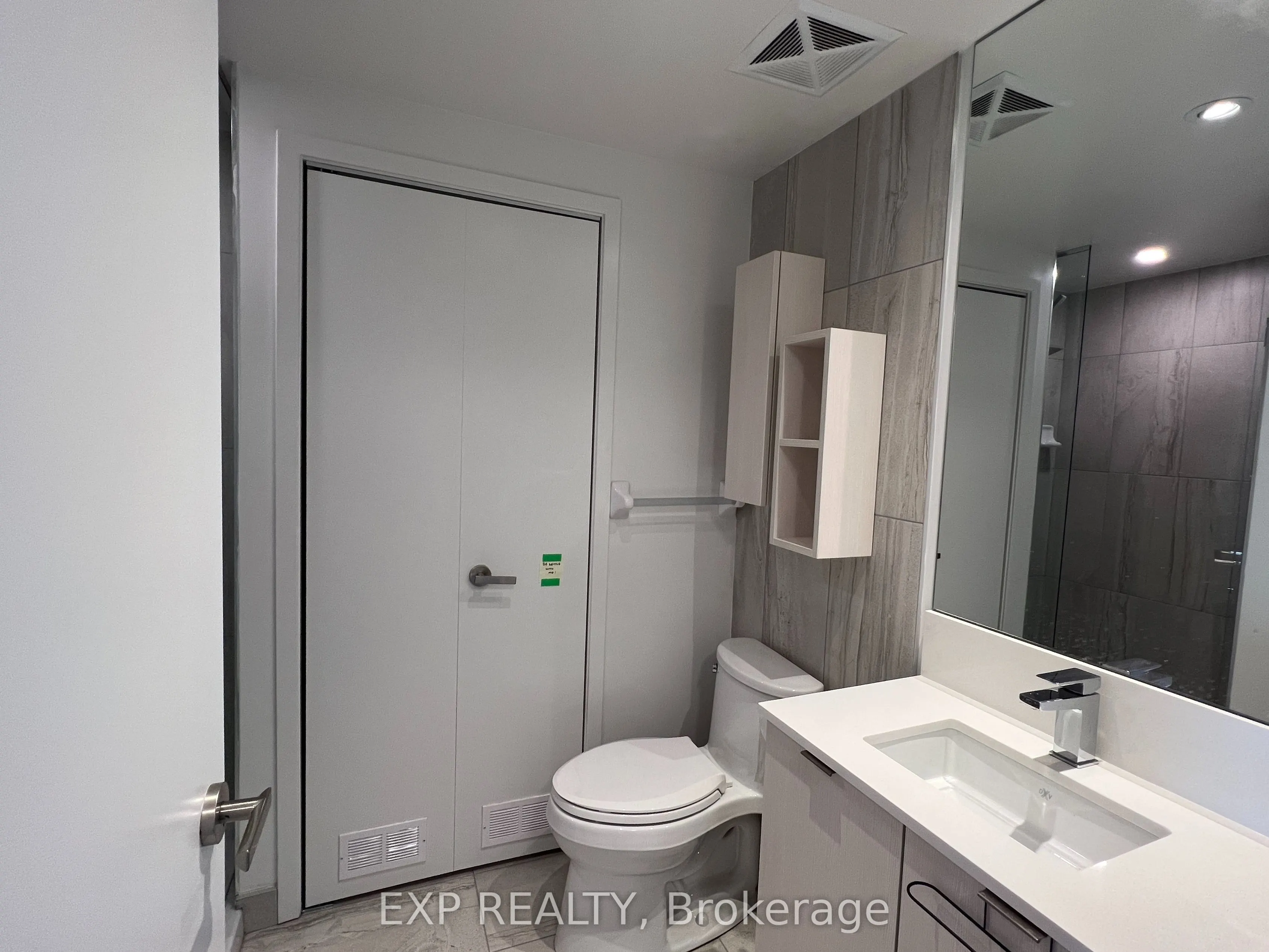 195 Redpath Avenue, #3213