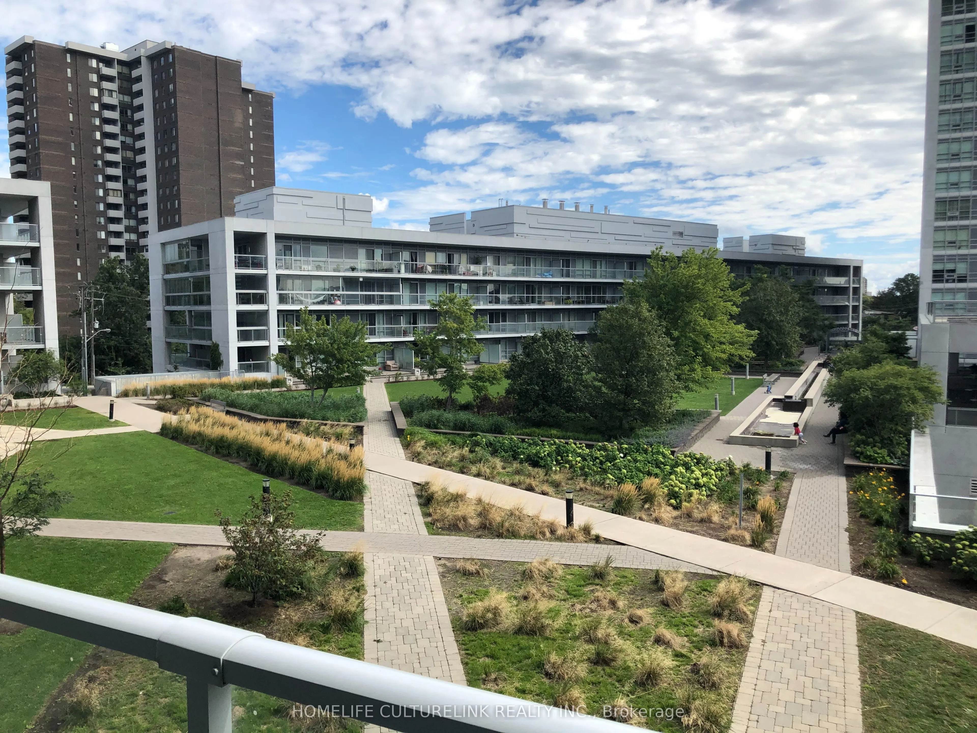 275 Yorkland Road, #211