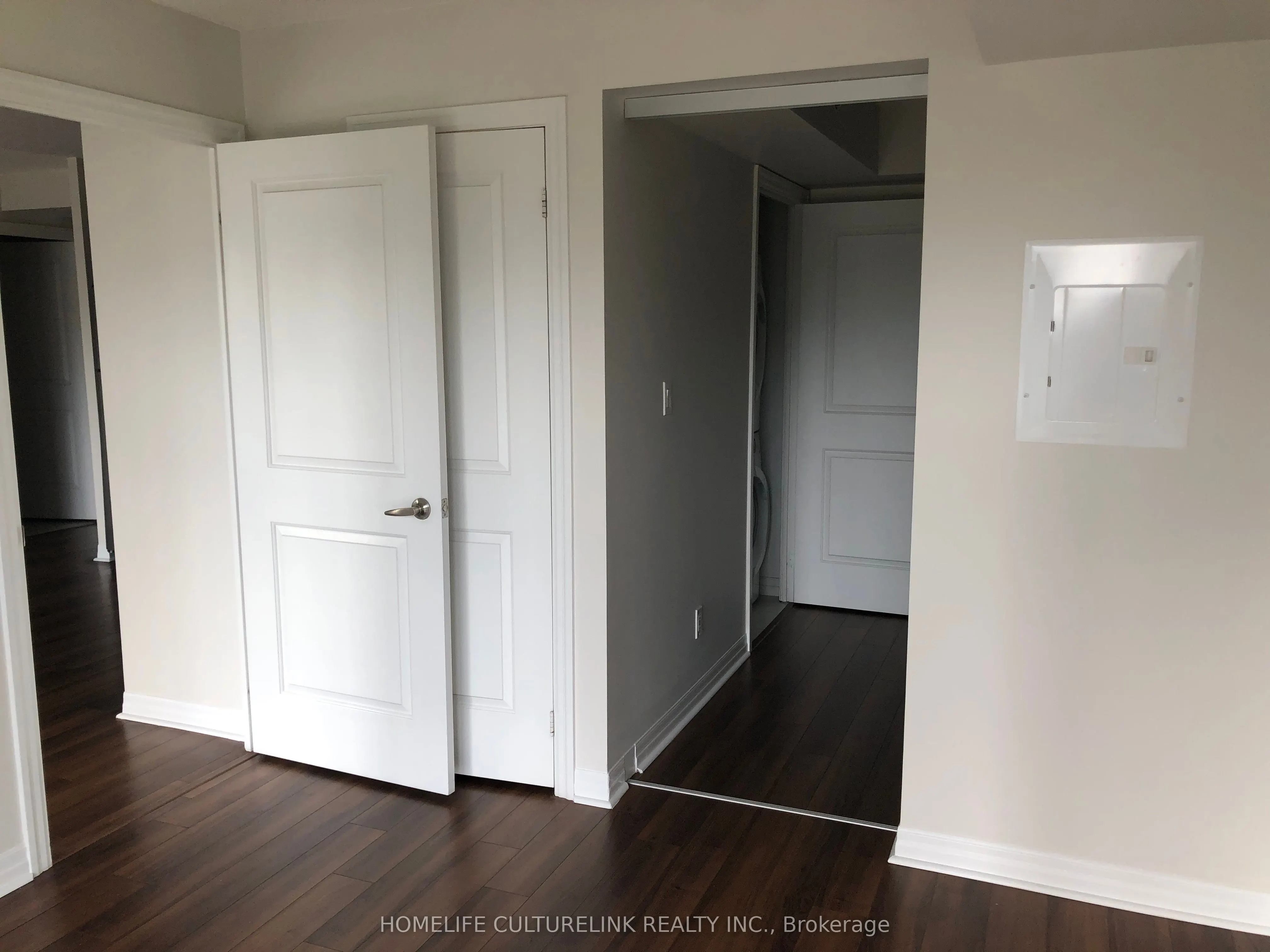 275 Yorkland Road, #211