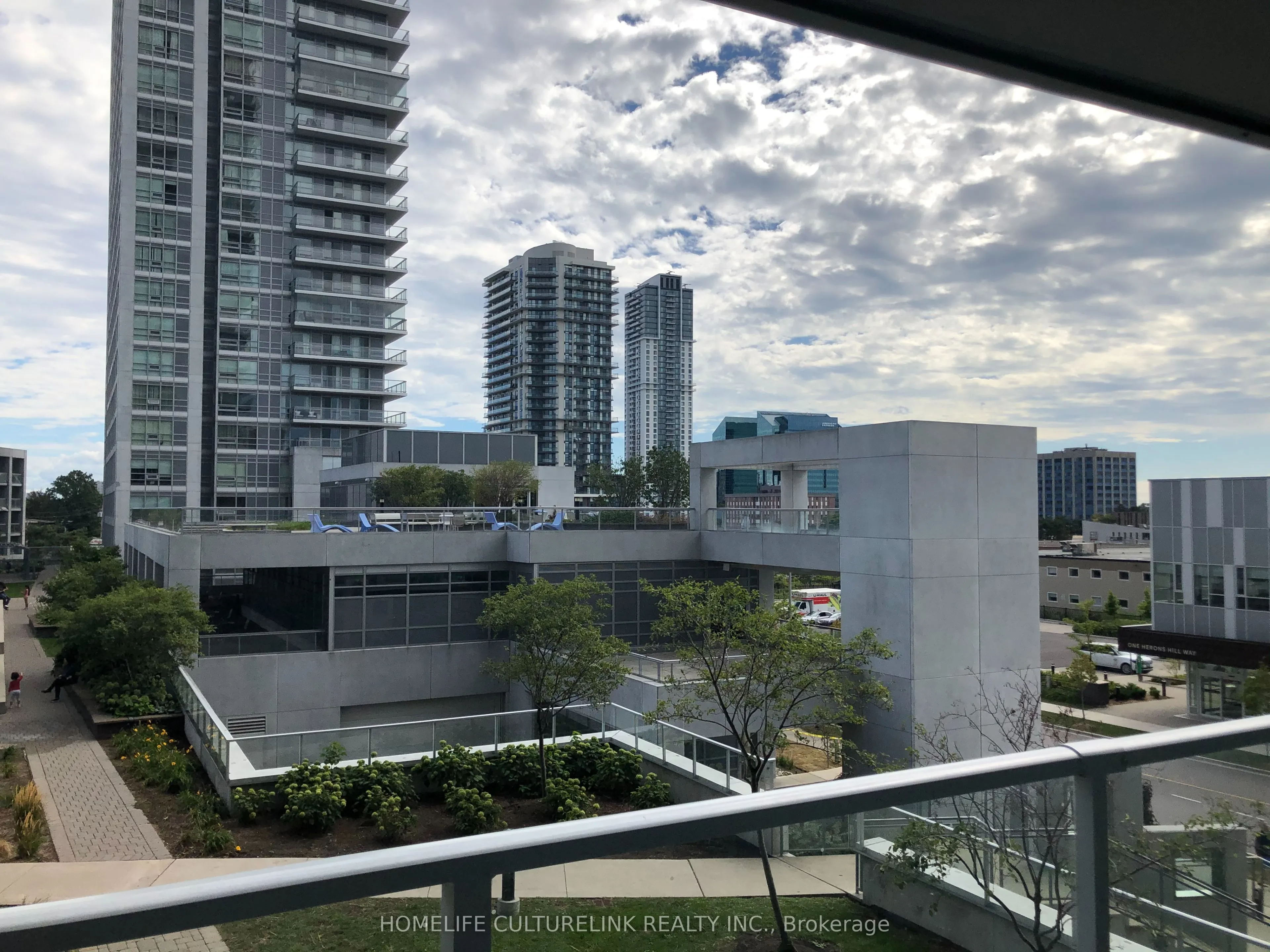 275 Yorkland Road, #211