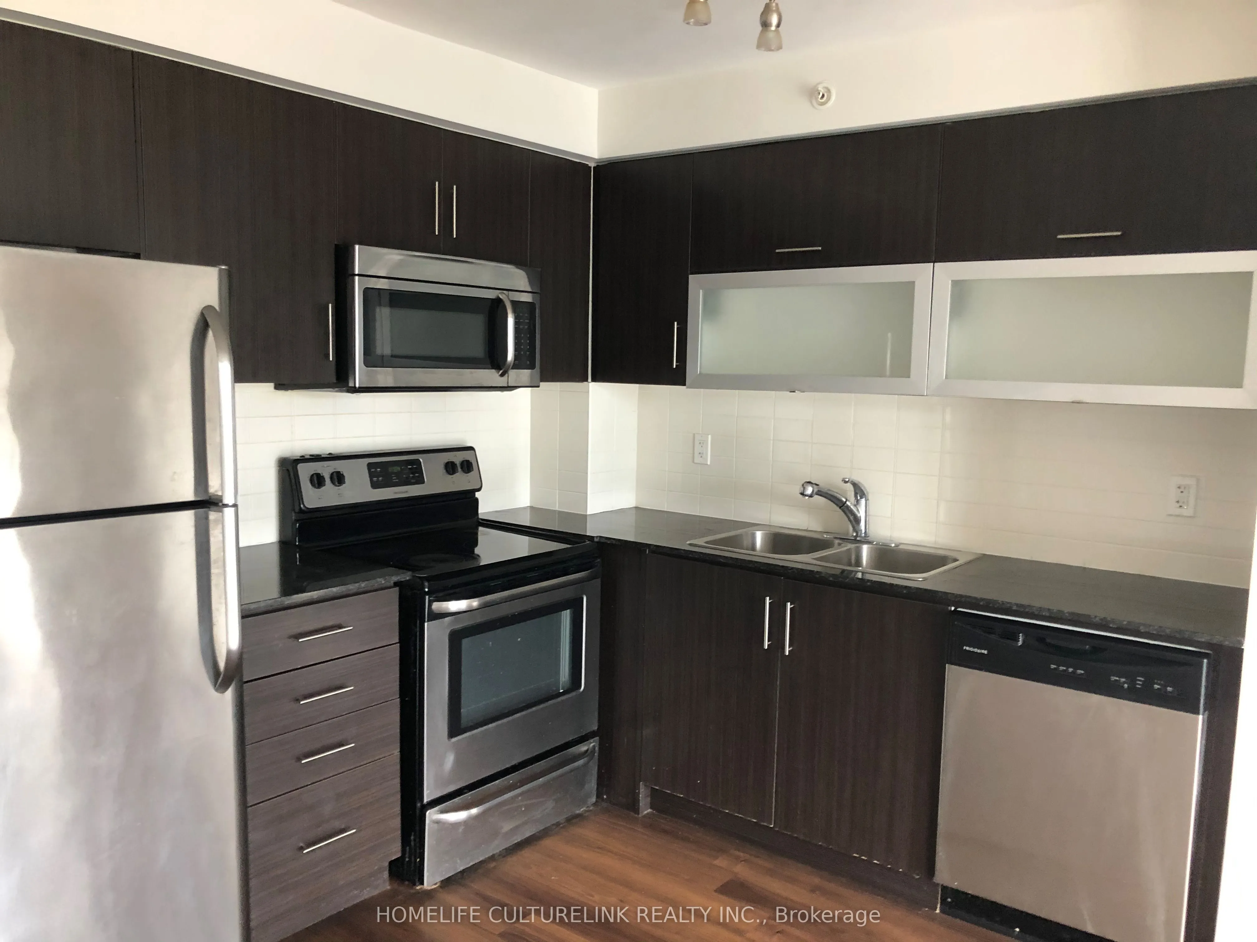 275 Yorkland Road, #211