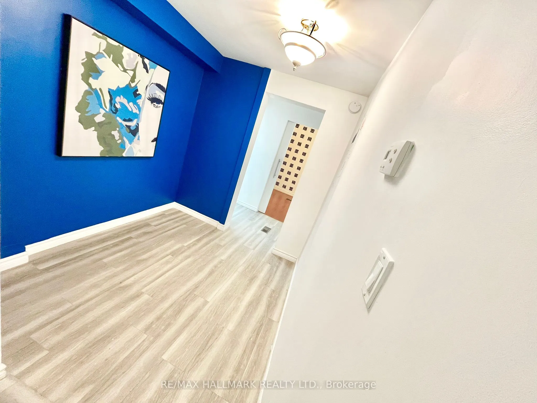 866 Bathurst Street, #Main