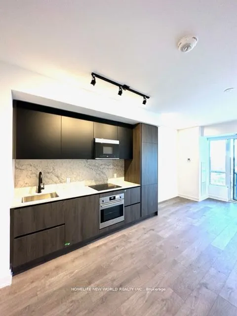 108 Peter Street, #1521