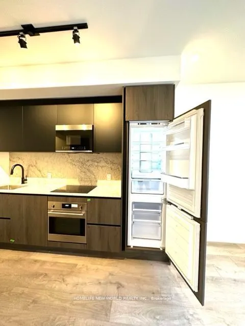 108 Peter Street, #1521