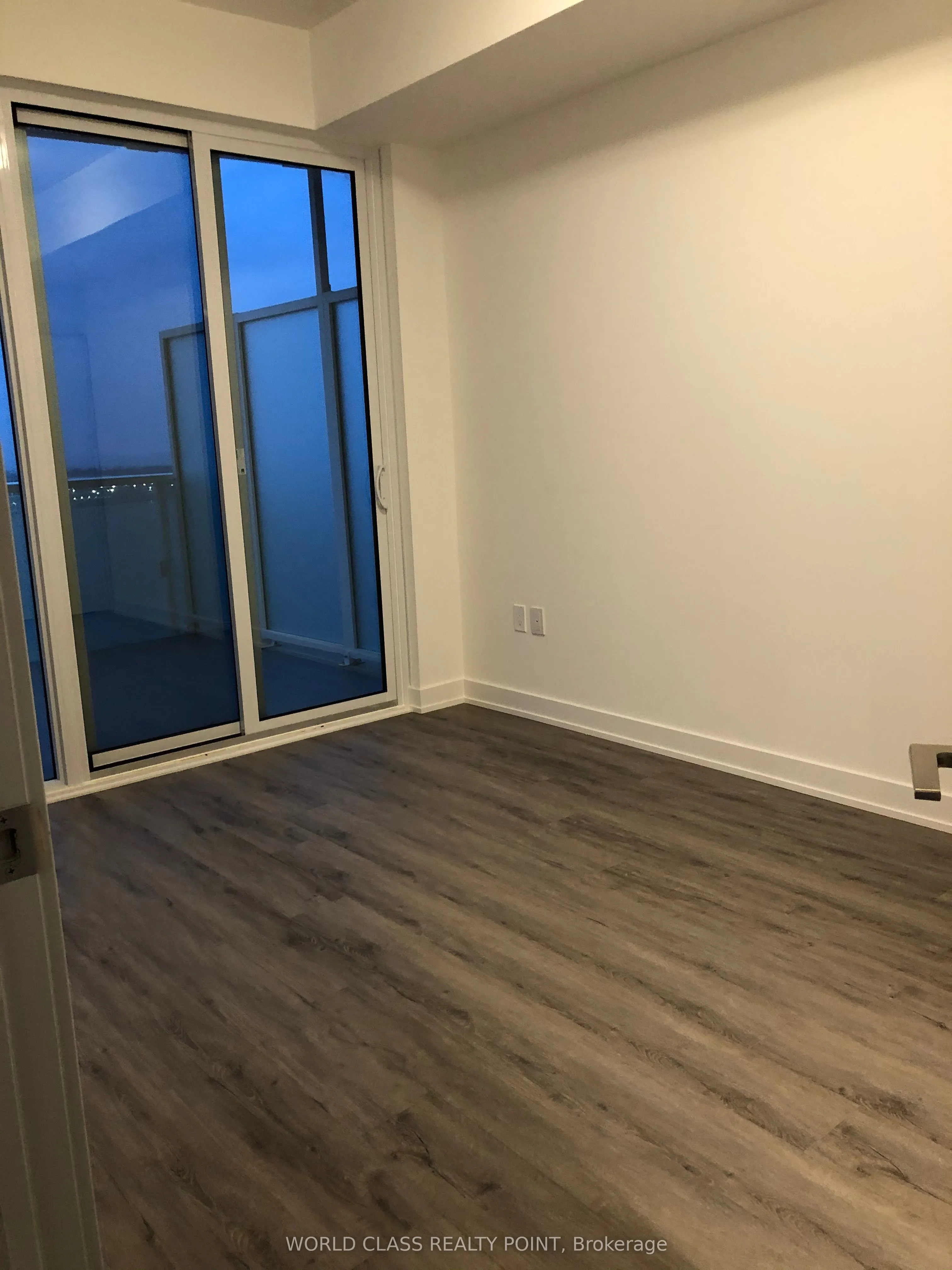 15 Queens Quay E, #2601