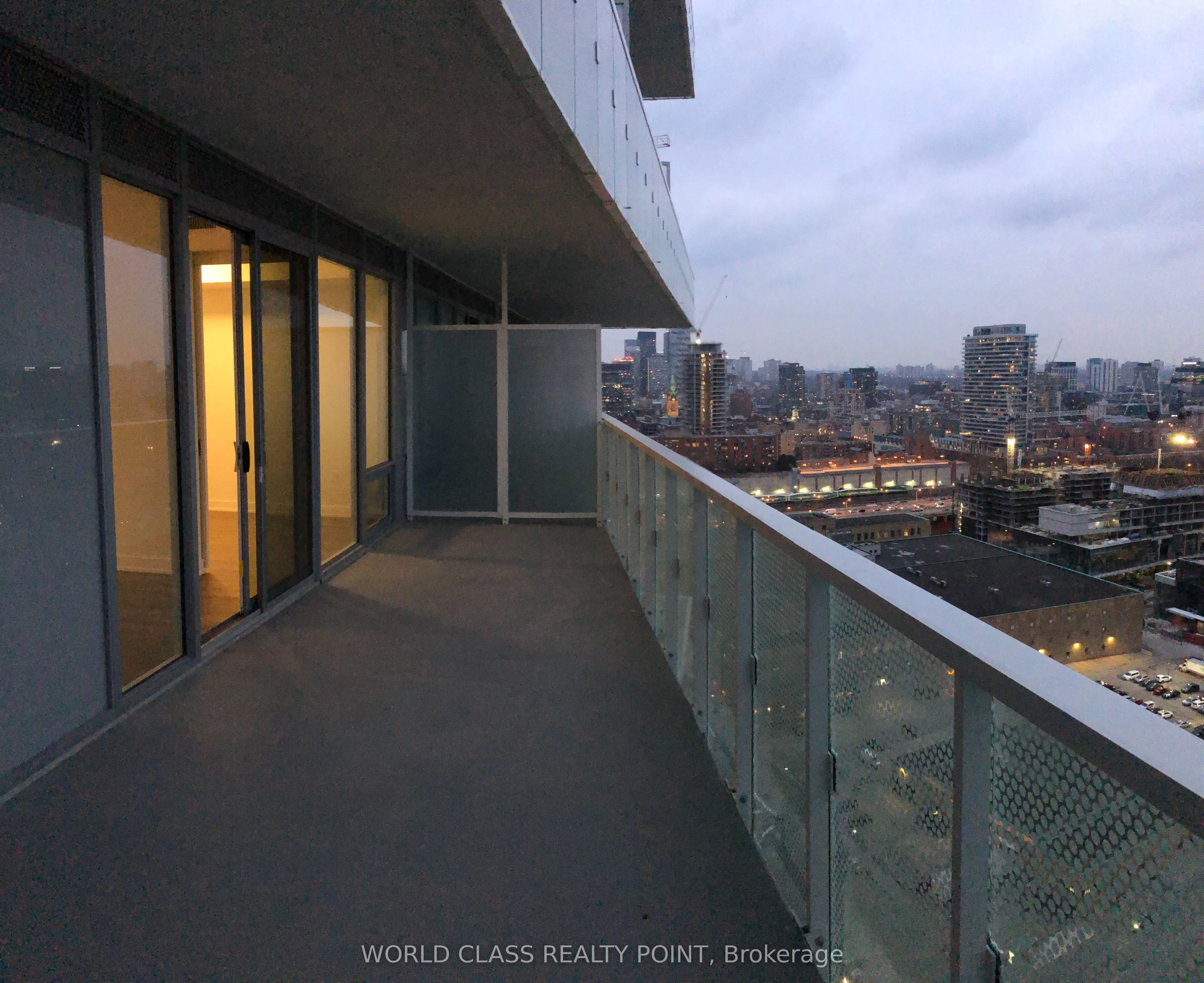 15 Queens Quay E, #2601
