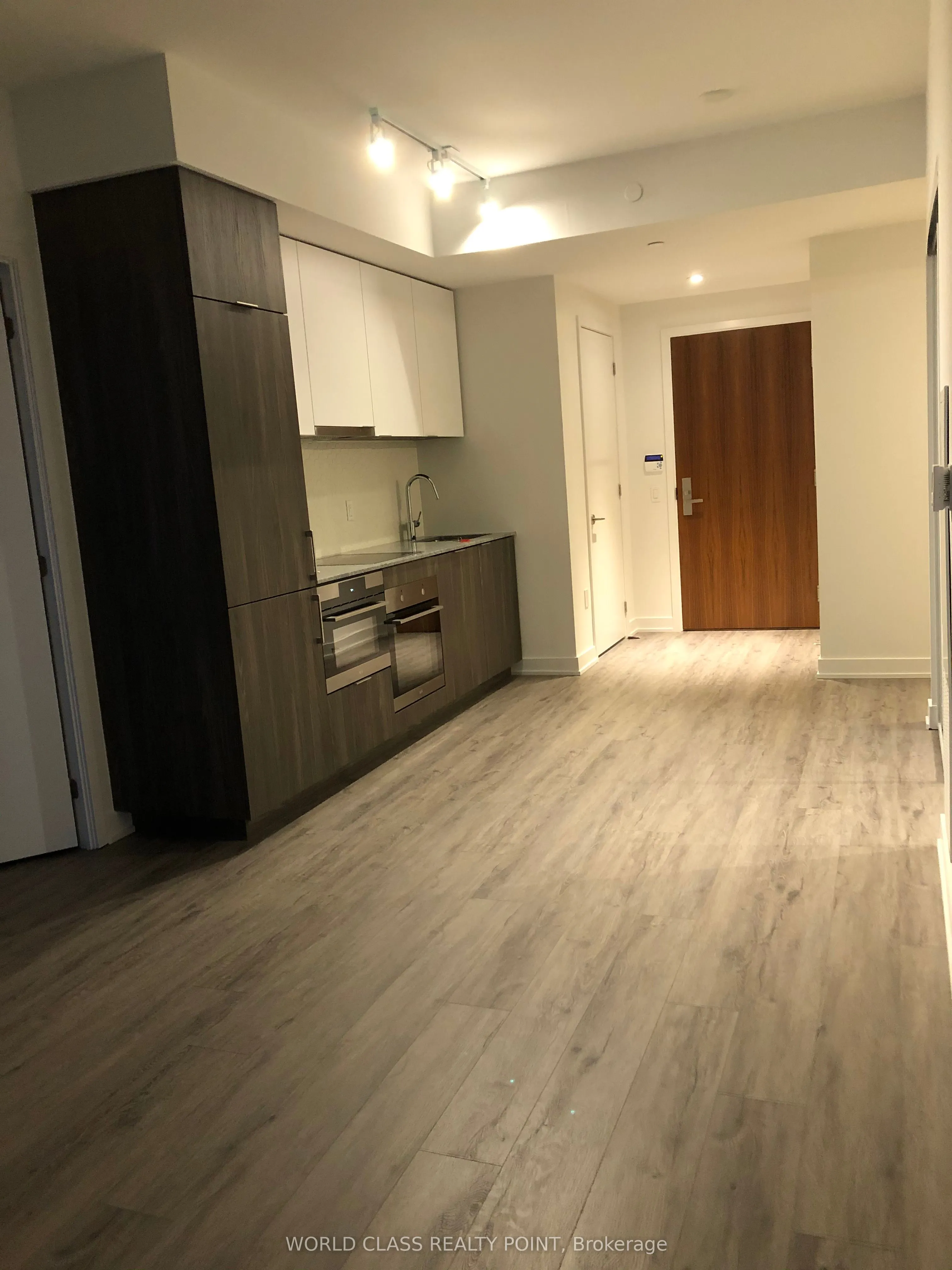 15 Queens Quay E, #2601