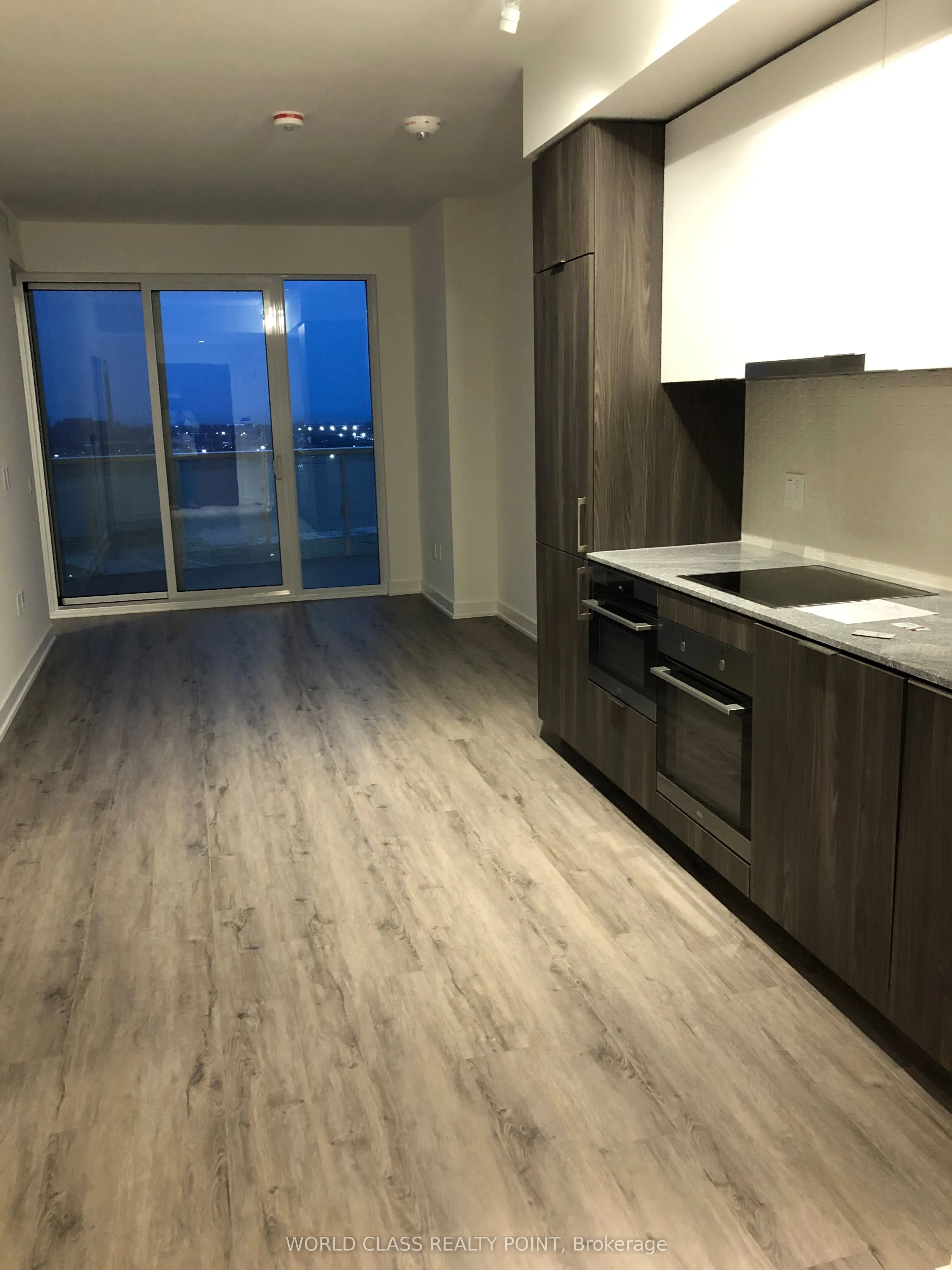 15 Queens Quay E, #2601