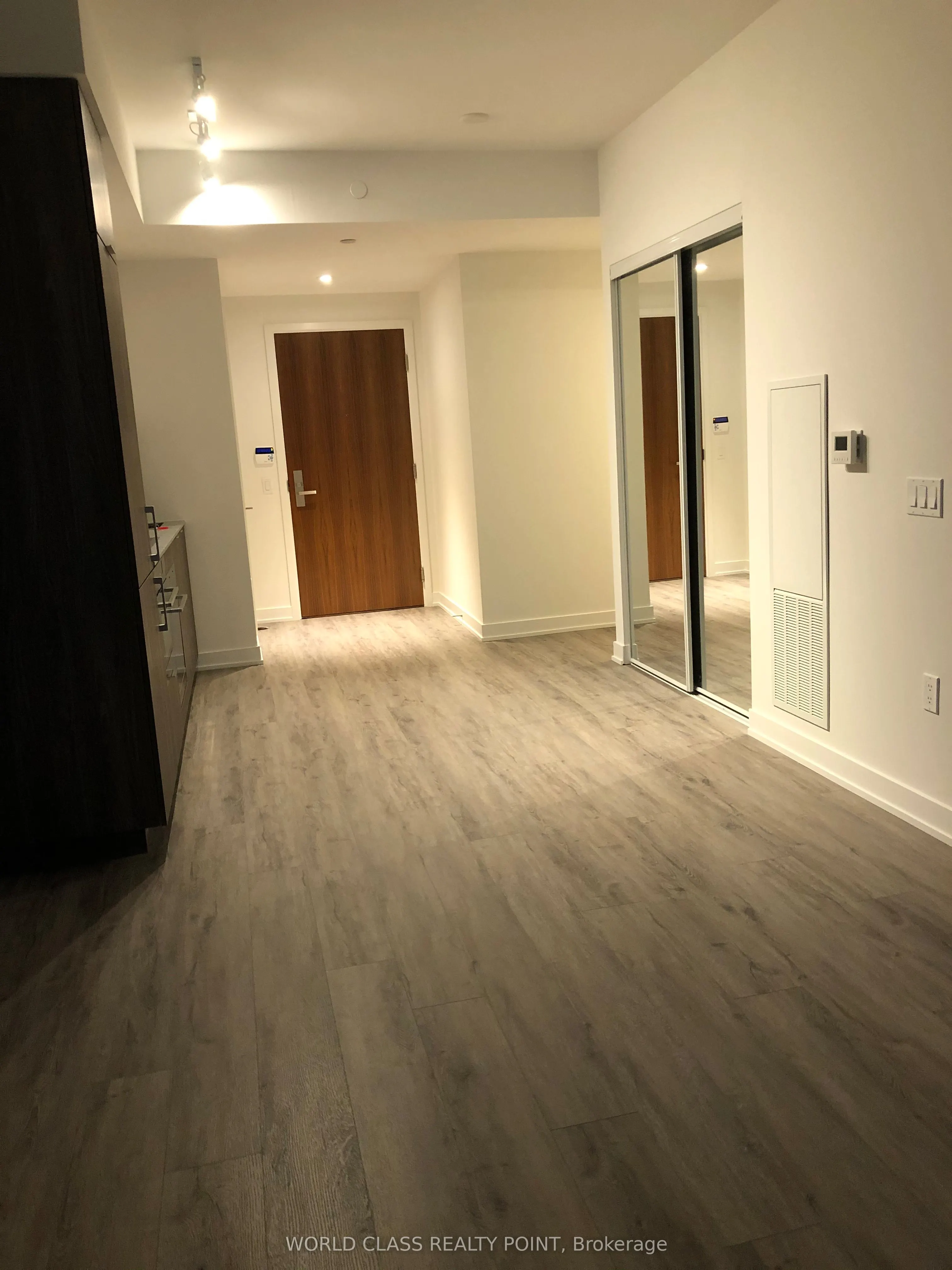 15 Queens Quay E, #2601