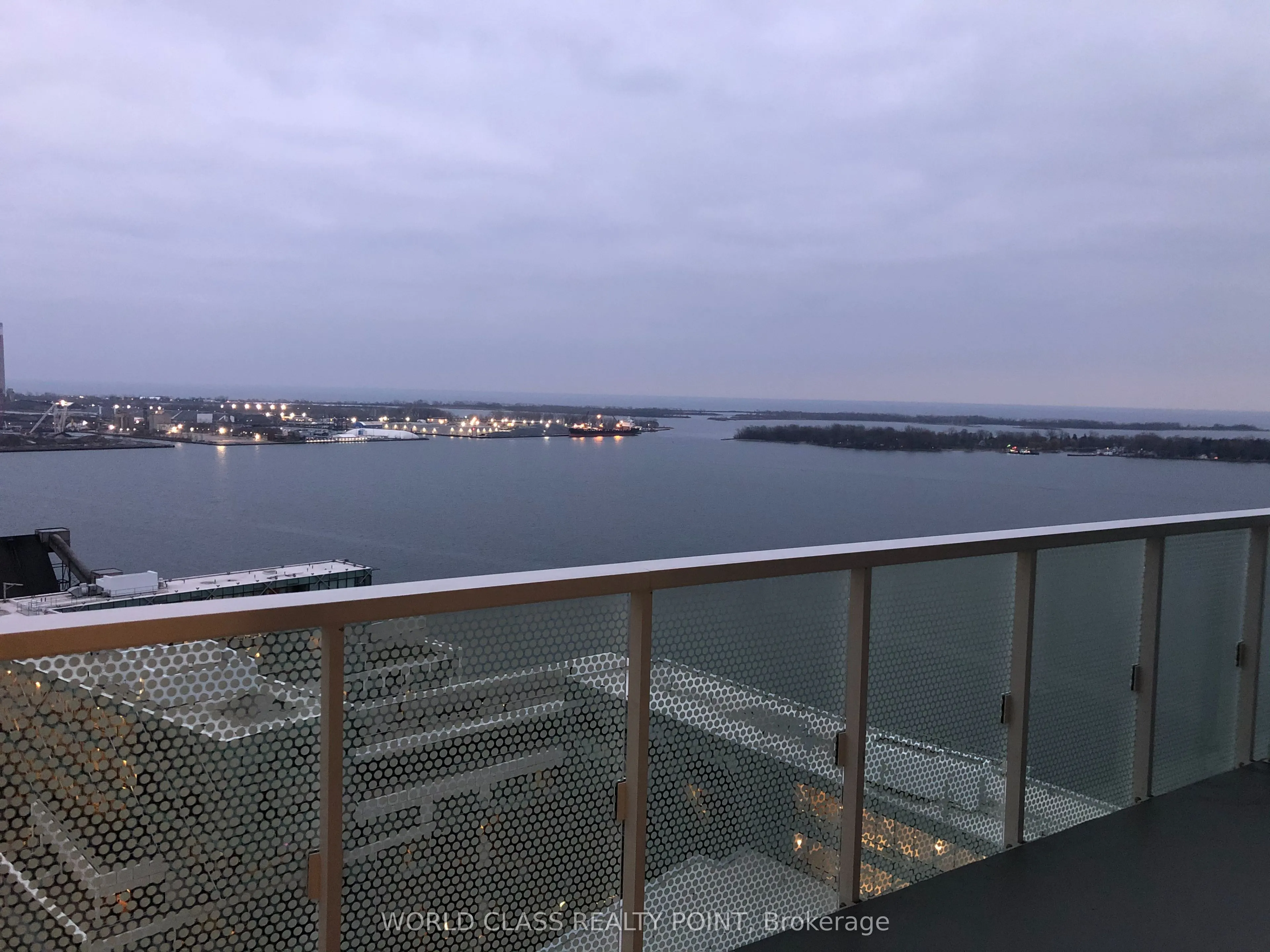 15 Queens Quay E, #2601