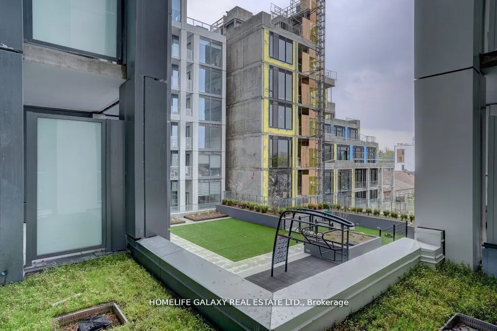 2020 Bathurst Street, #307