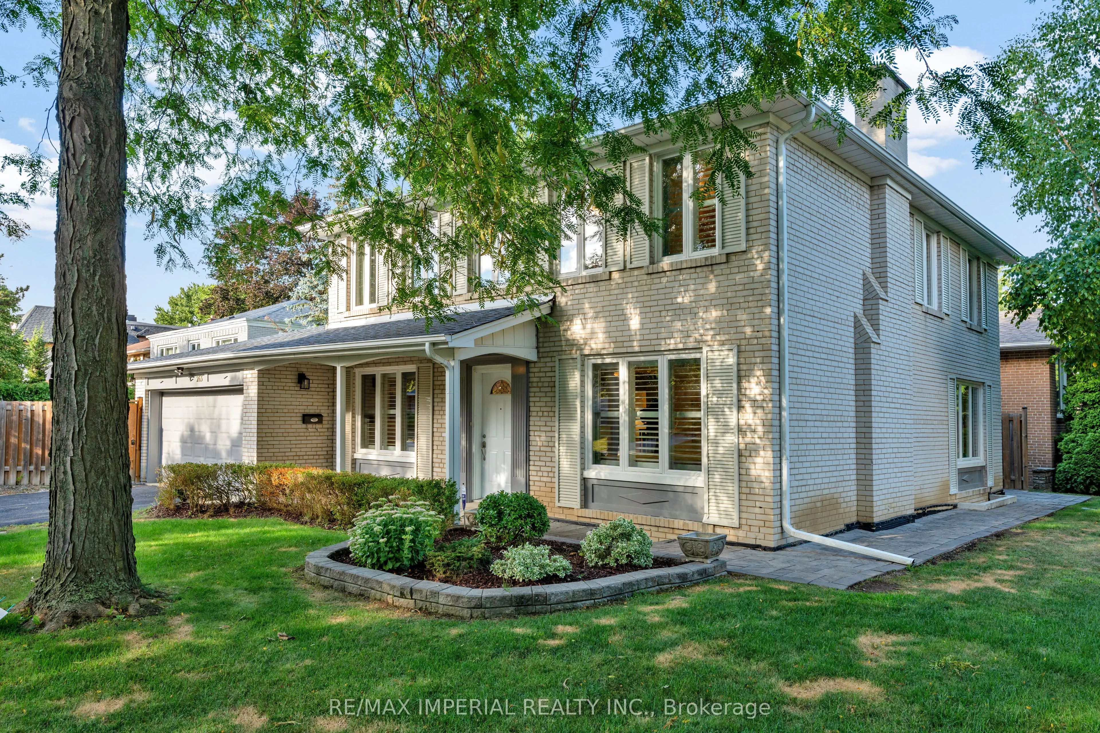 263 Upper Highland Crescent