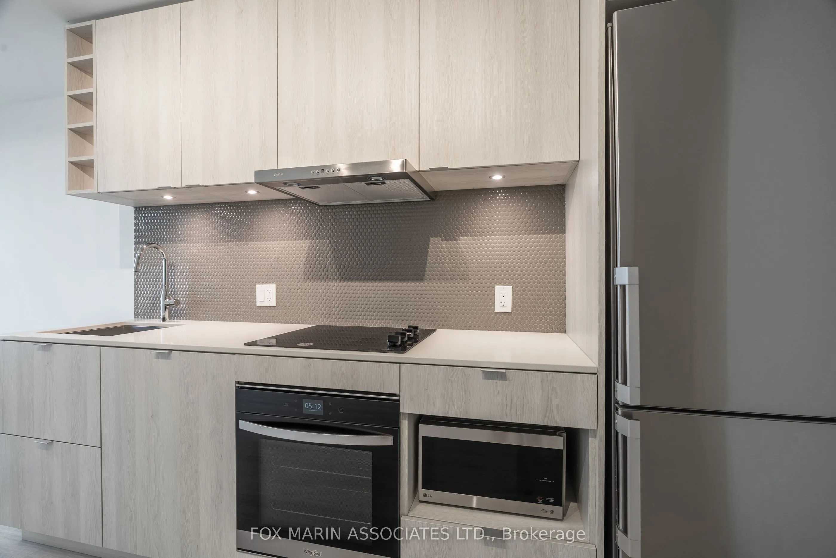11 Yorkville Avenue, #707
