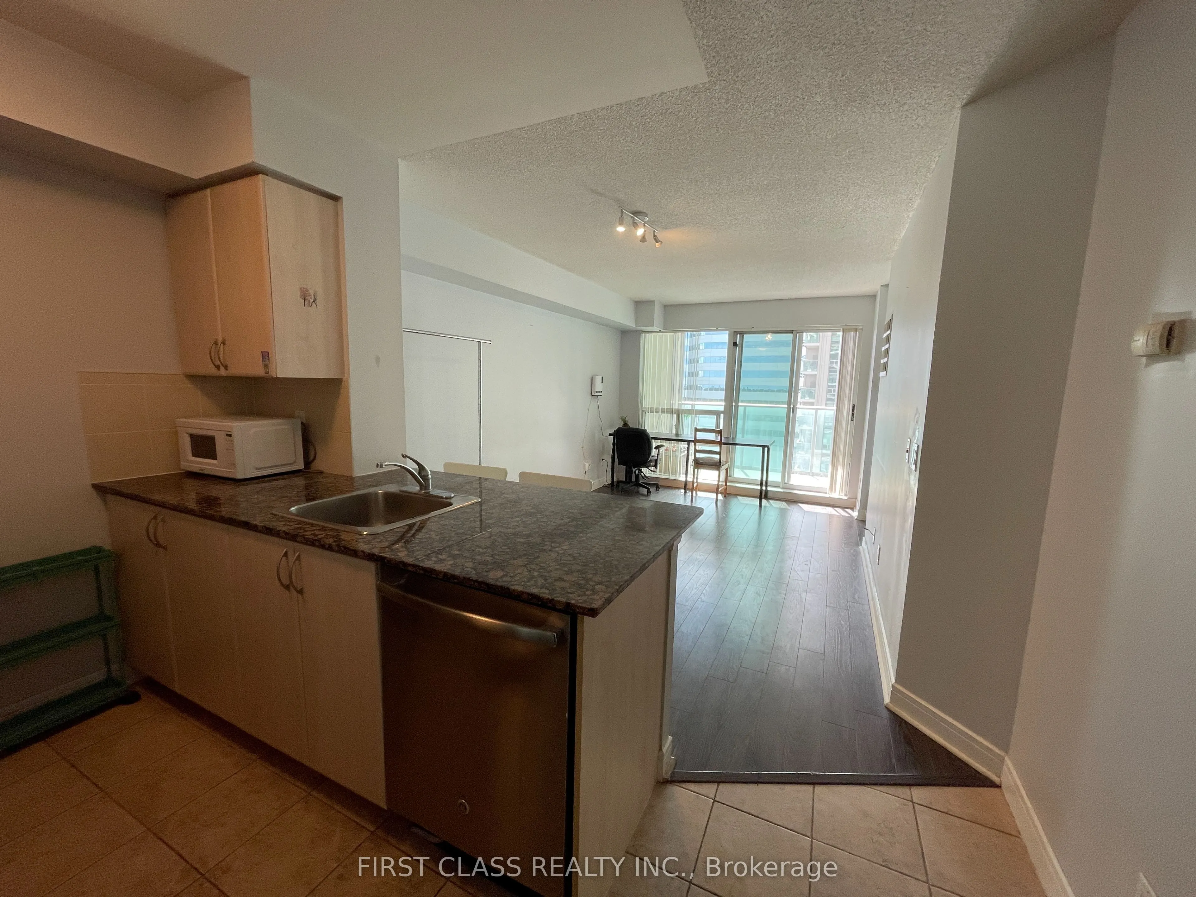 35 Bales Avenue, #1201
