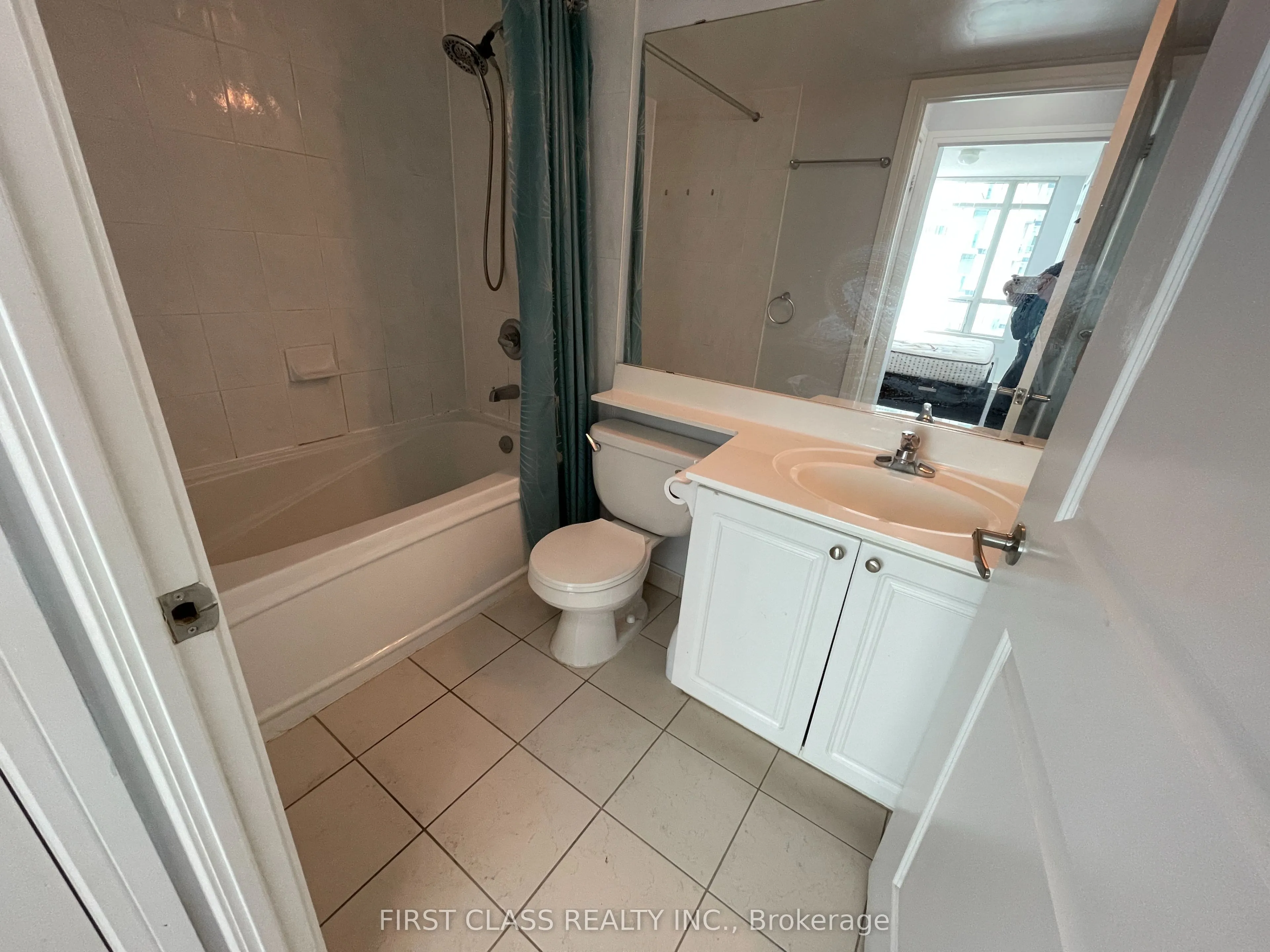 35 Bales Avenue, #1201