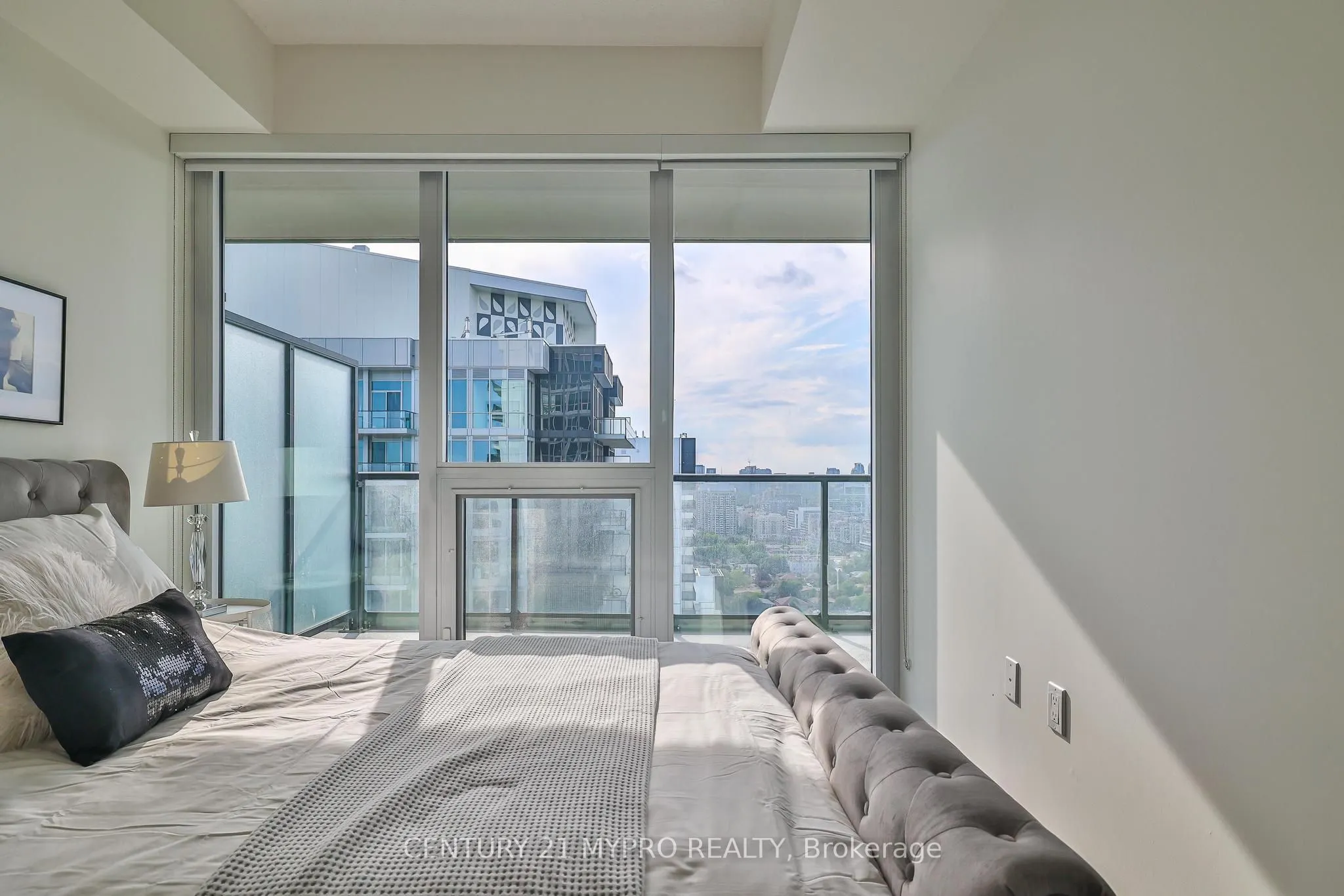 95 Mcmahon Drive, #3706