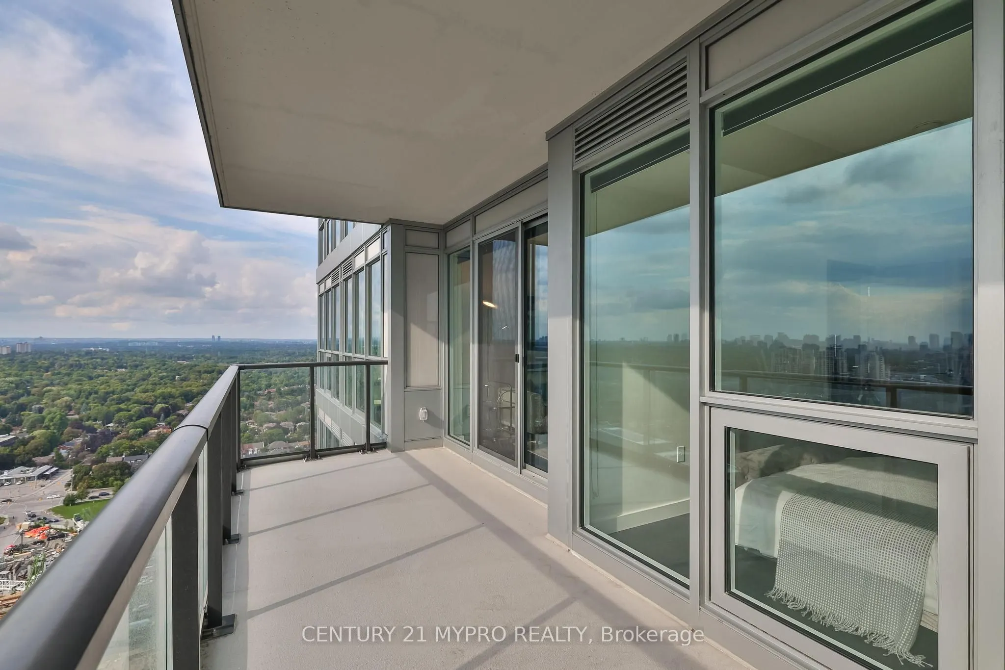 95 Mcmahon Drive, #3706