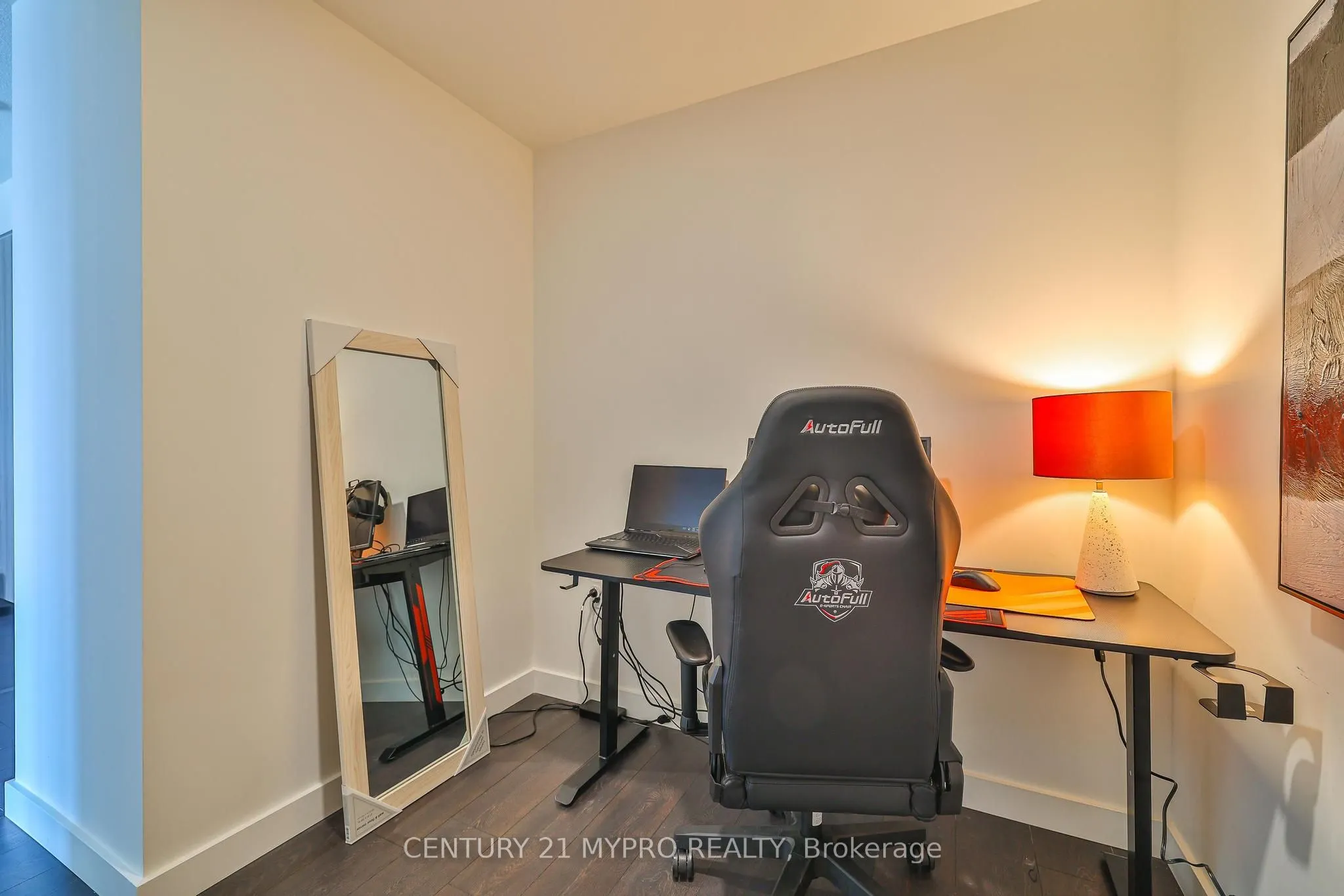 95 Mcmahon Drive, #3706