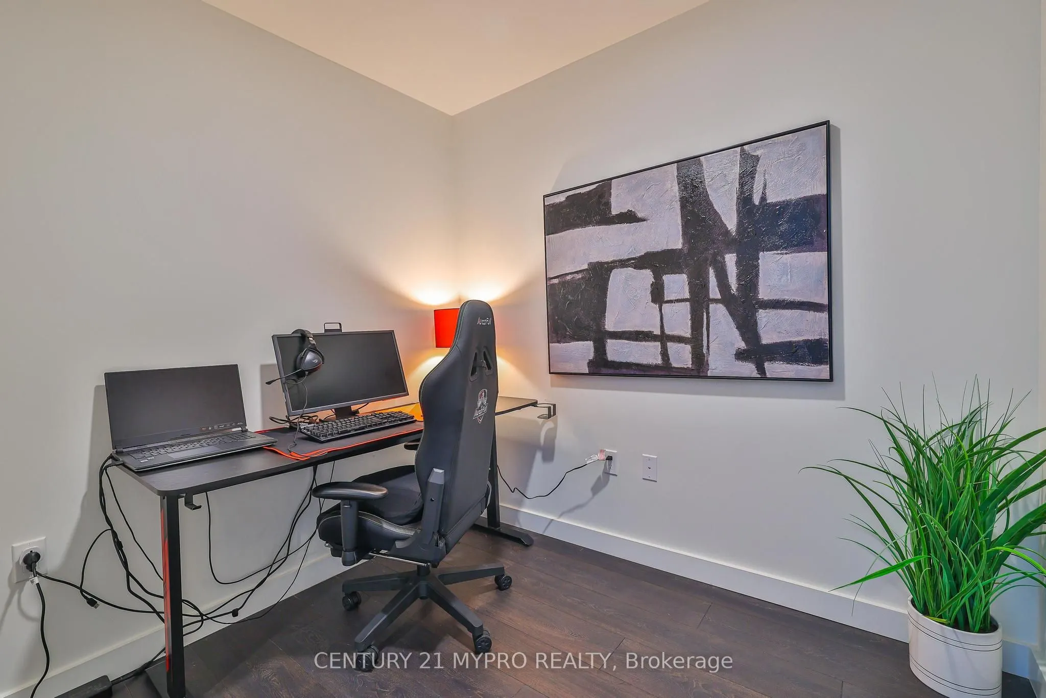 95 Mcmahon Drive, #3706