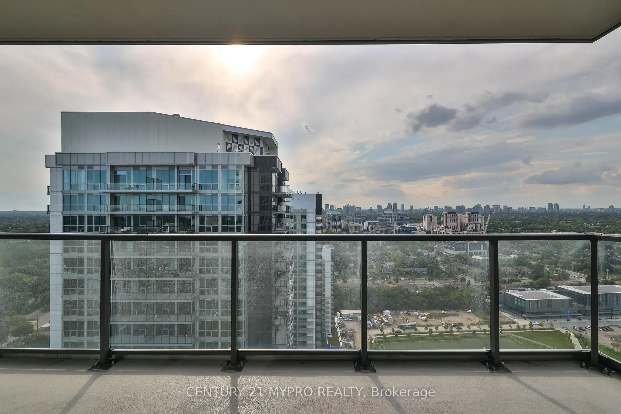 95 Mcmahon Drive, #3706