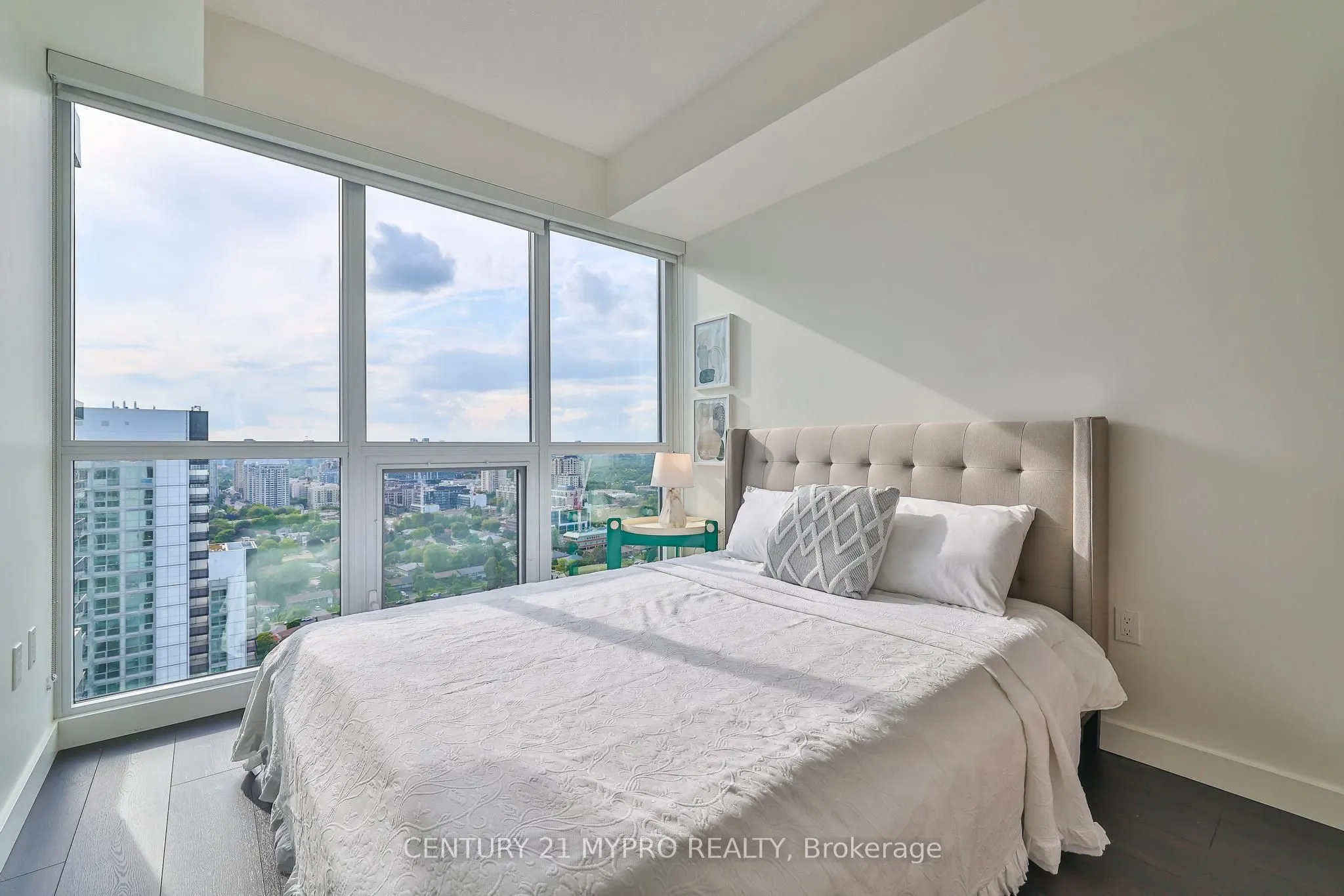 95 Mcmahon Drive, #3706