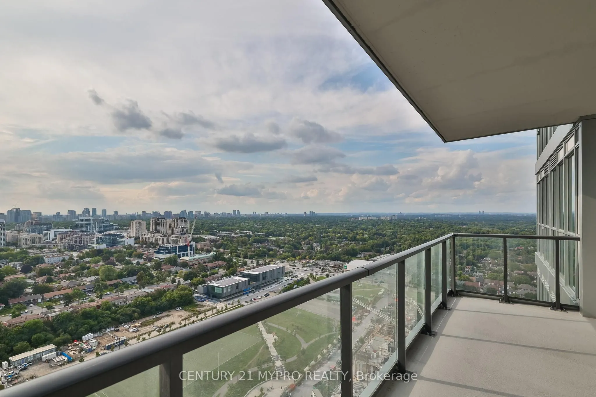 95 Mcmahon Drive, #3706