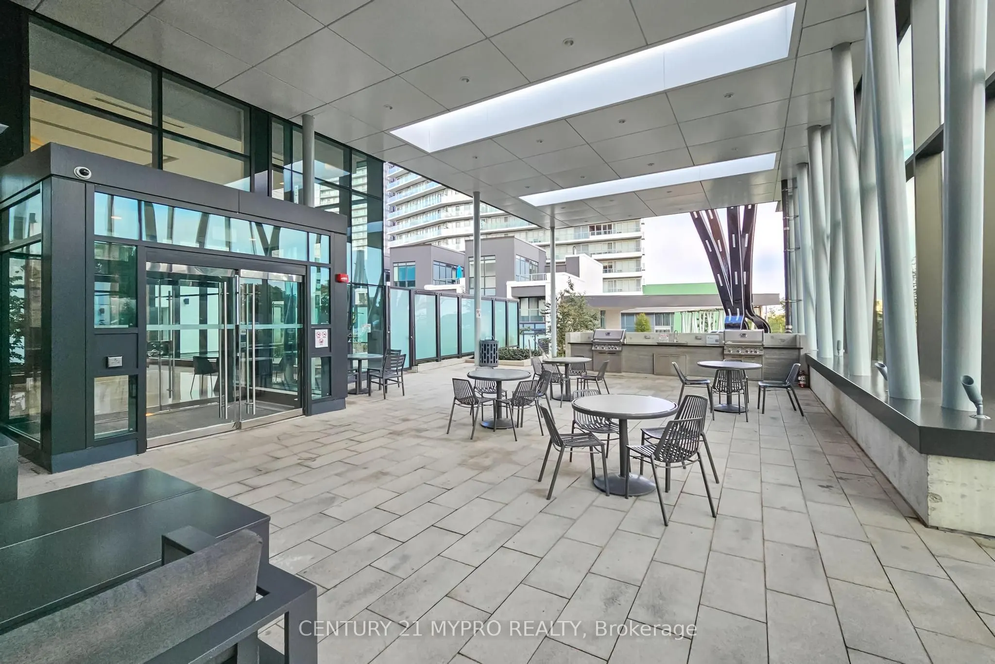 95 Mcmahon Drive, #3706
