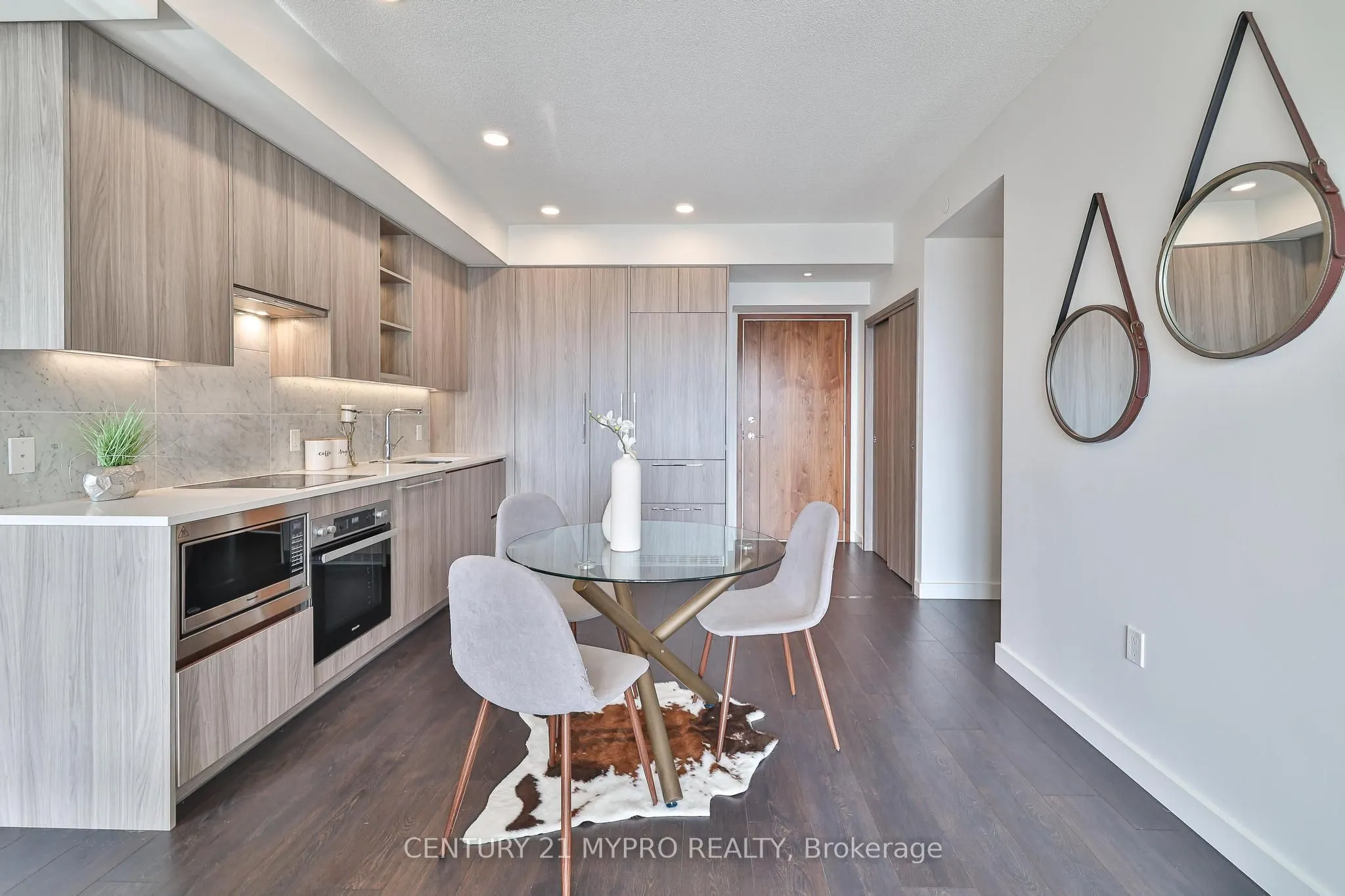 95 Mcmahon Drive, #3706